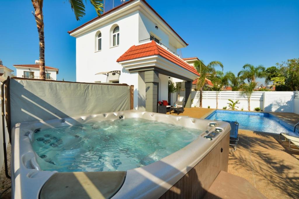Villa Mario - 2min walk from Kapparis Beach