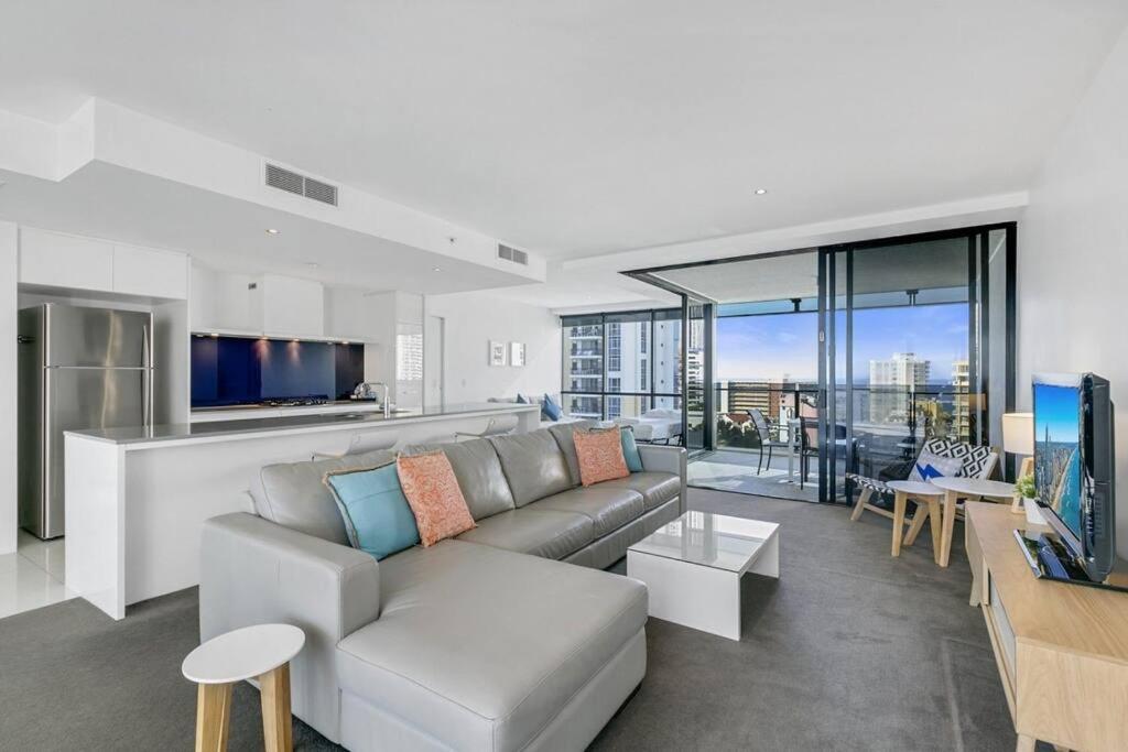 2BR Unit Heart of Surfers Paradise - Spa, Pool