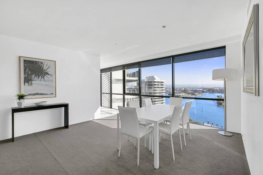 2BR Unit Heart of Surfers Paradise - Spa, Pool
