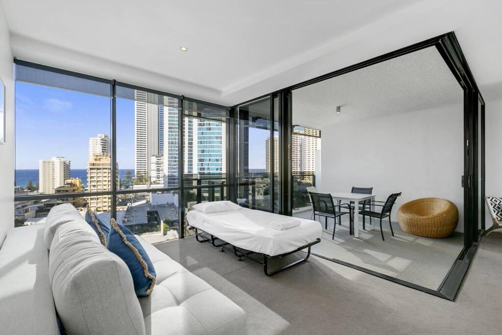 2BR Unit Heart of Surfers Paradise - Spa, Pool