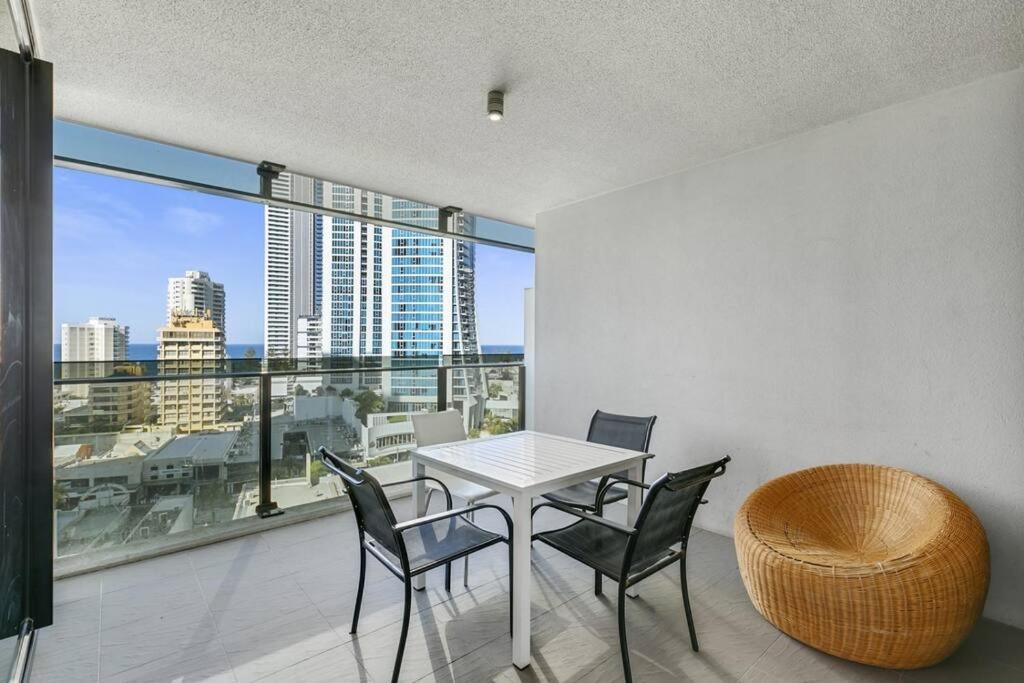 2BR Unit Heart of Surfers Paradise - Spa, Pool