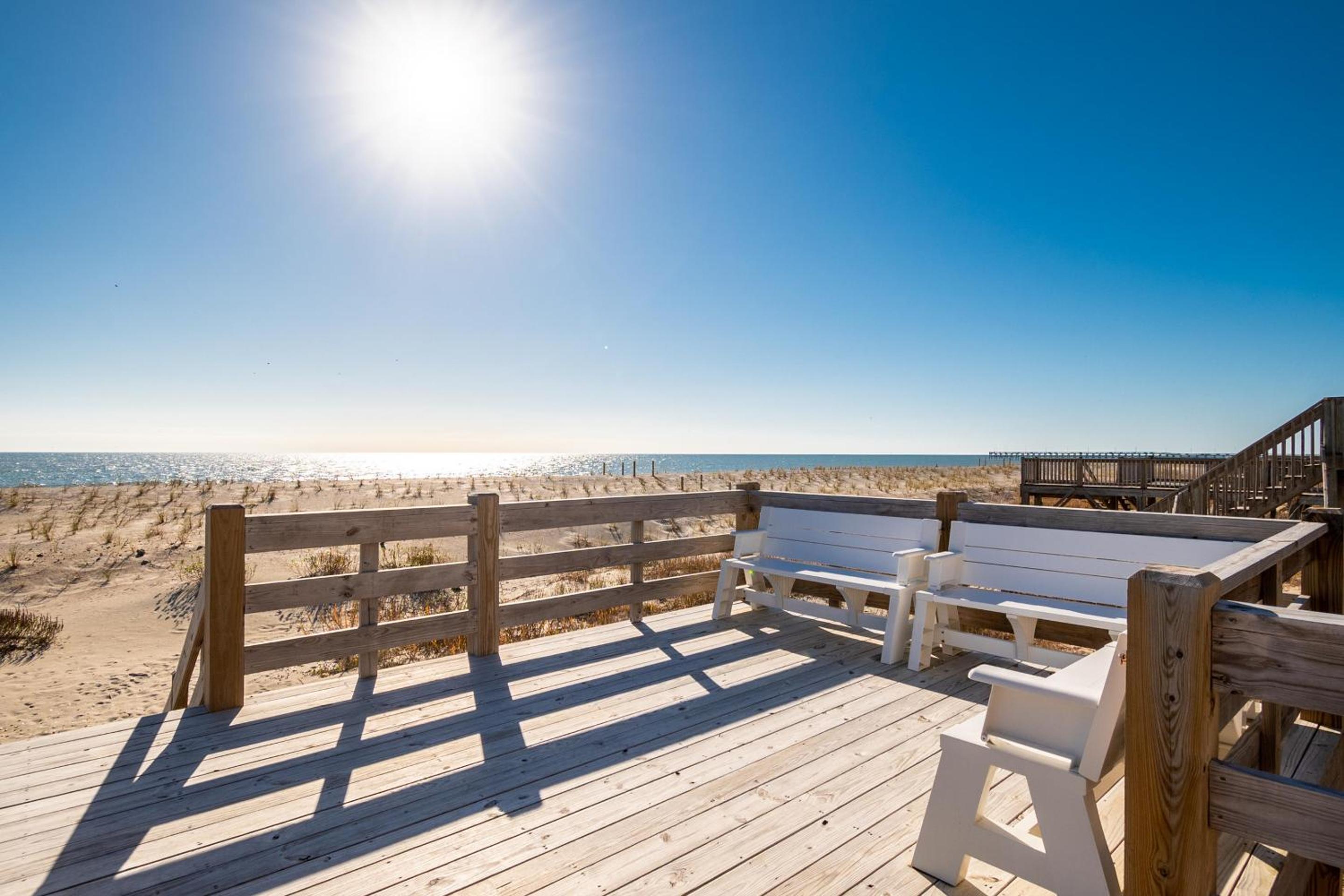 Aw Shucks by Oak Island Accommodations view 5