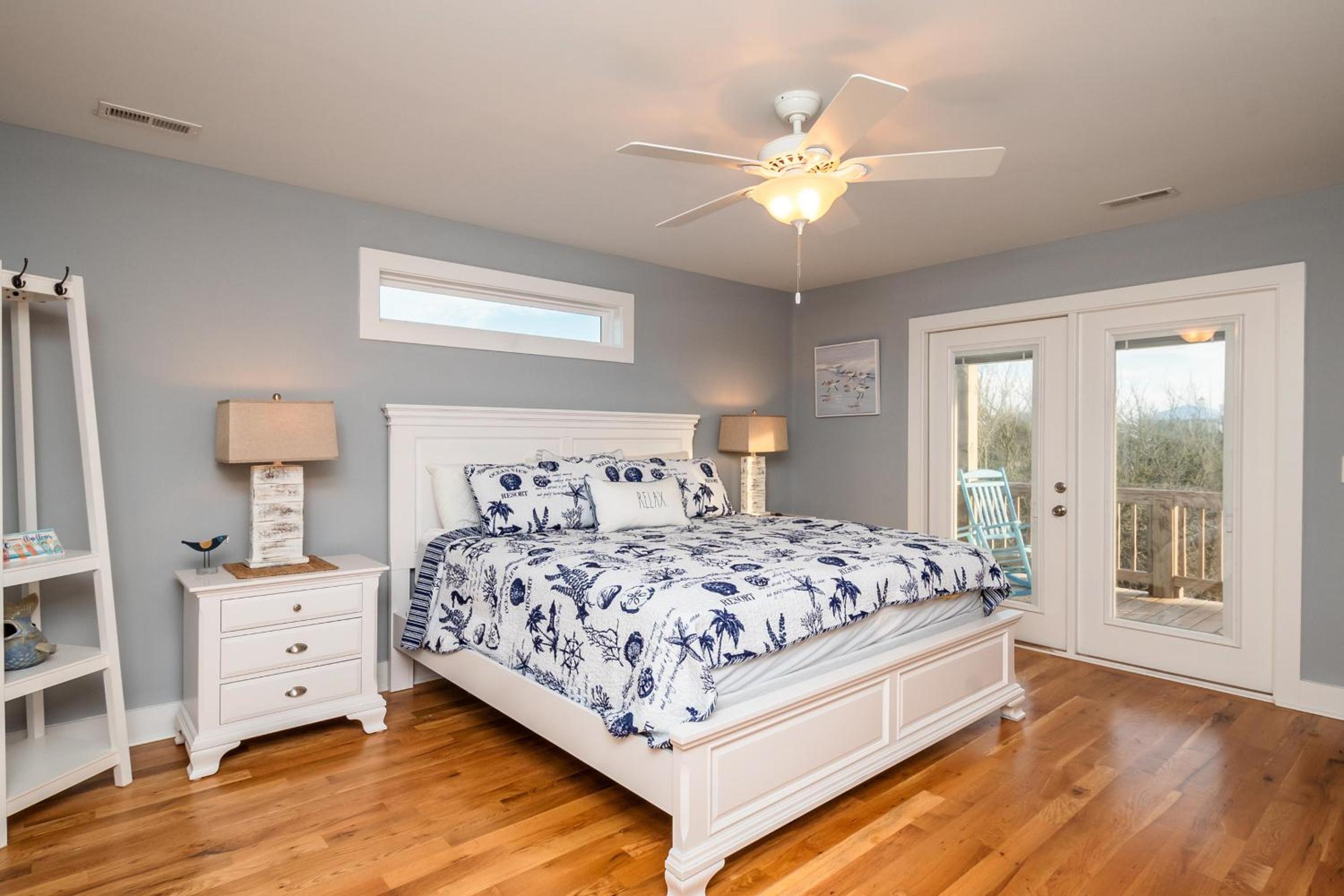 Beach 45 by Oak Island Accommodations view 3