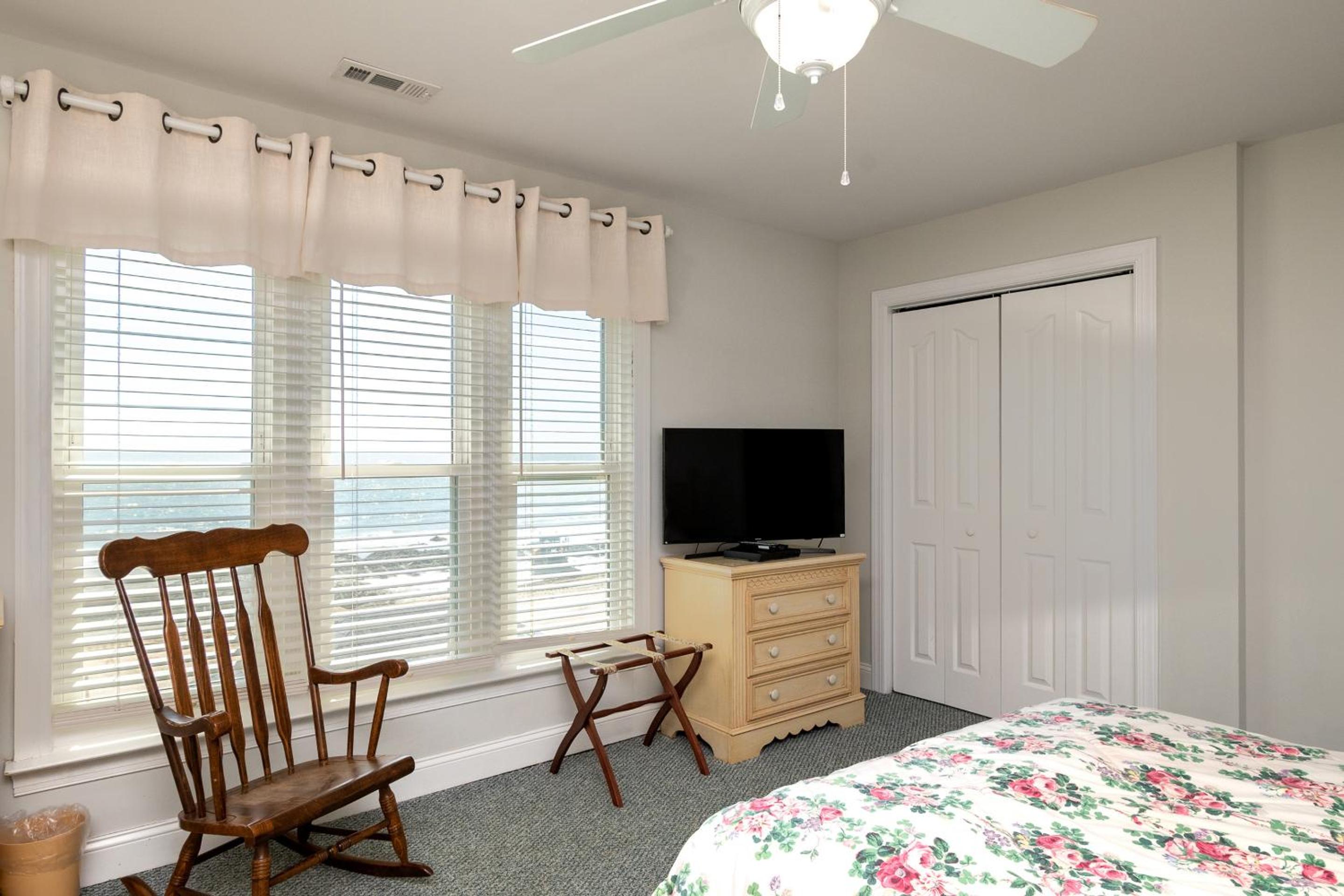 Beach Baby by Oak Island Accommodations view 2