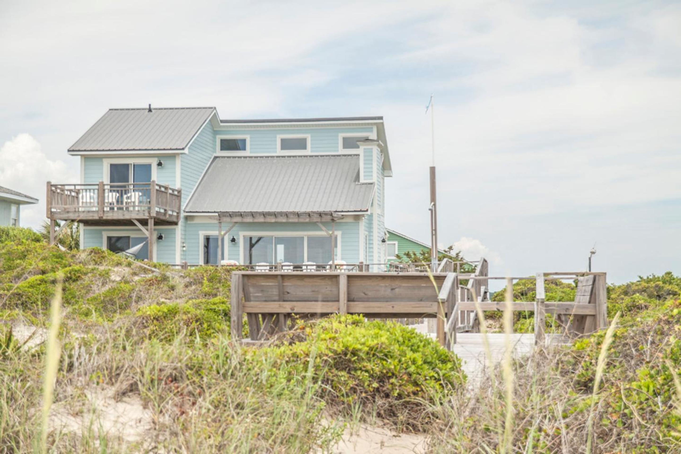 Beach Buzz by Oak Island Accommodations view 3
