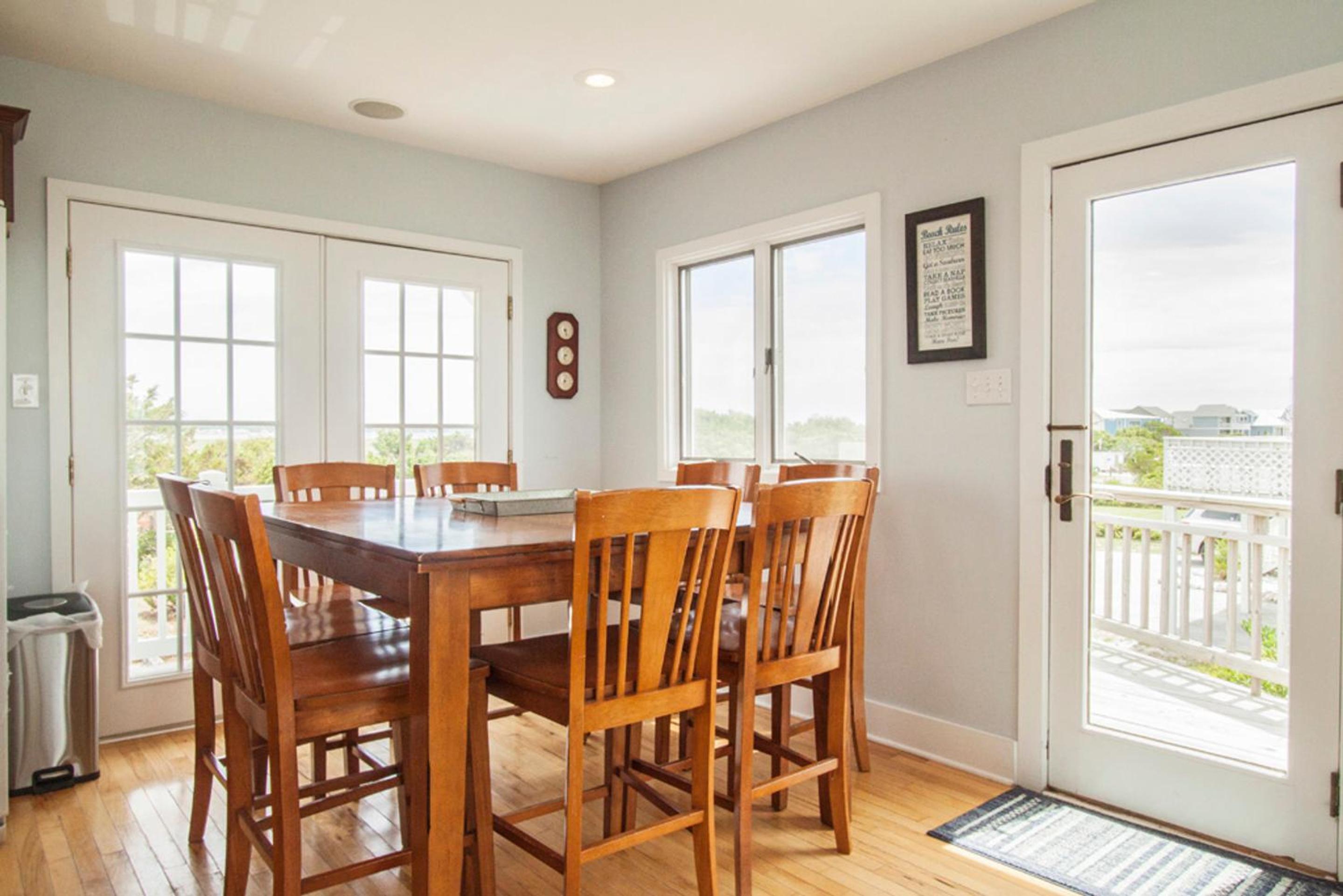 Beach Buzz by Oak Island Accommodations view 4