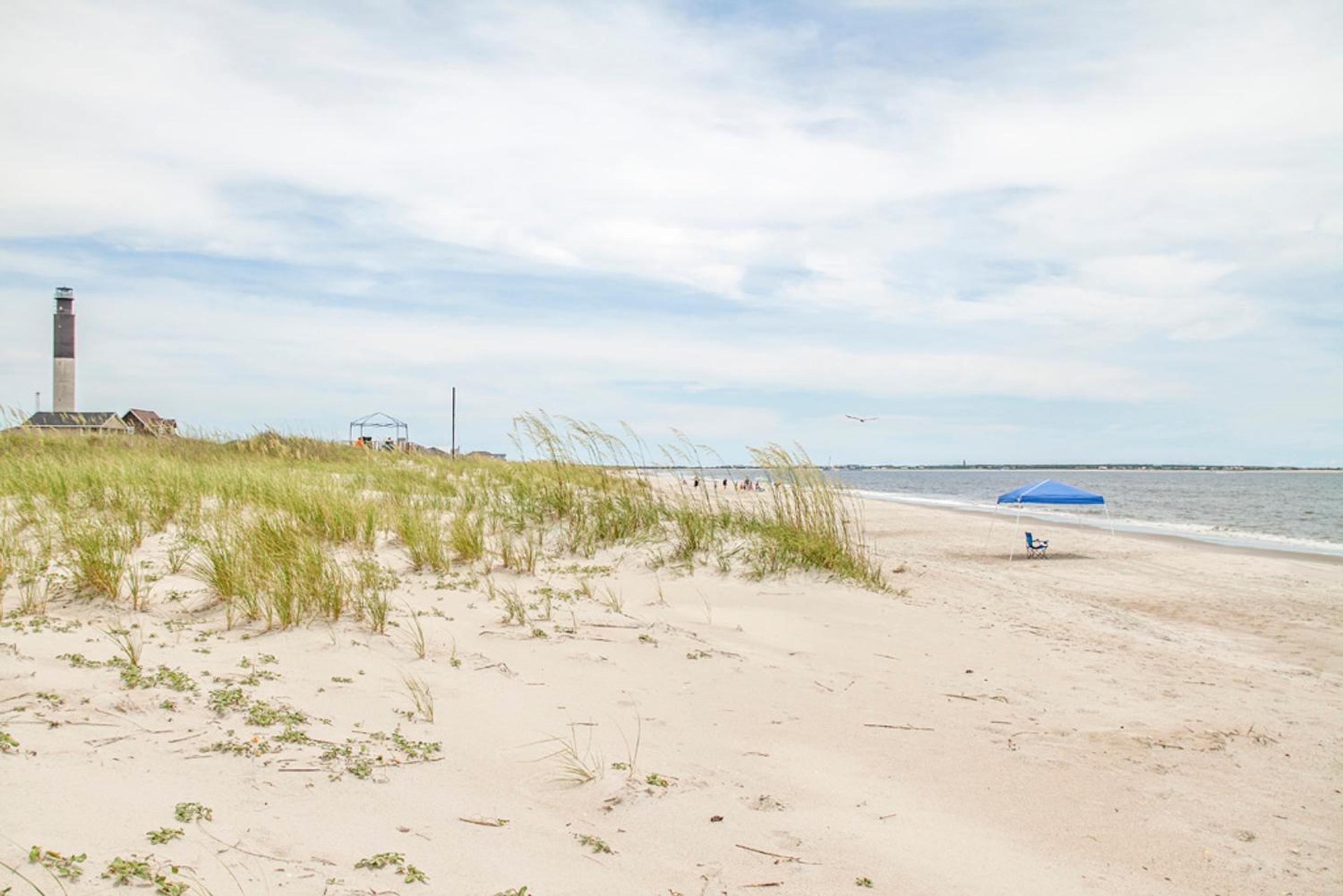 Beach Buzz by Oak Island Accommodations view 5