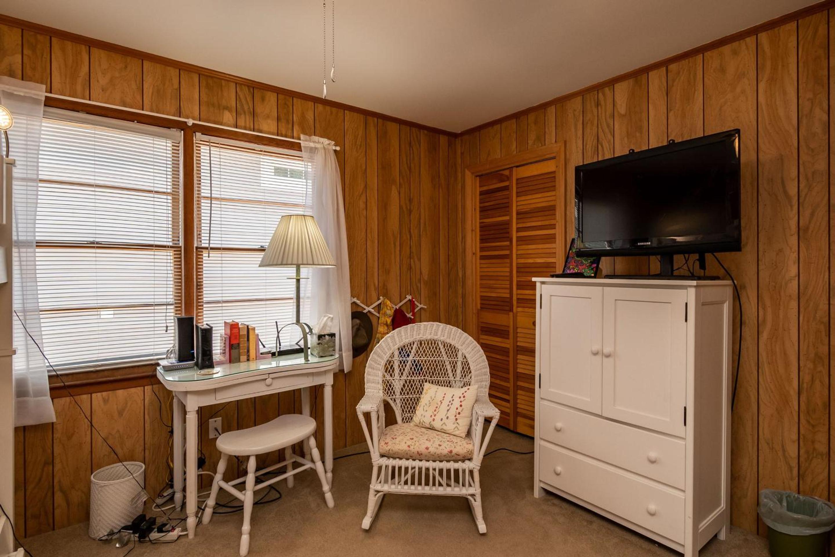 Beaching & Griping by Oak Island Accommodations view 4