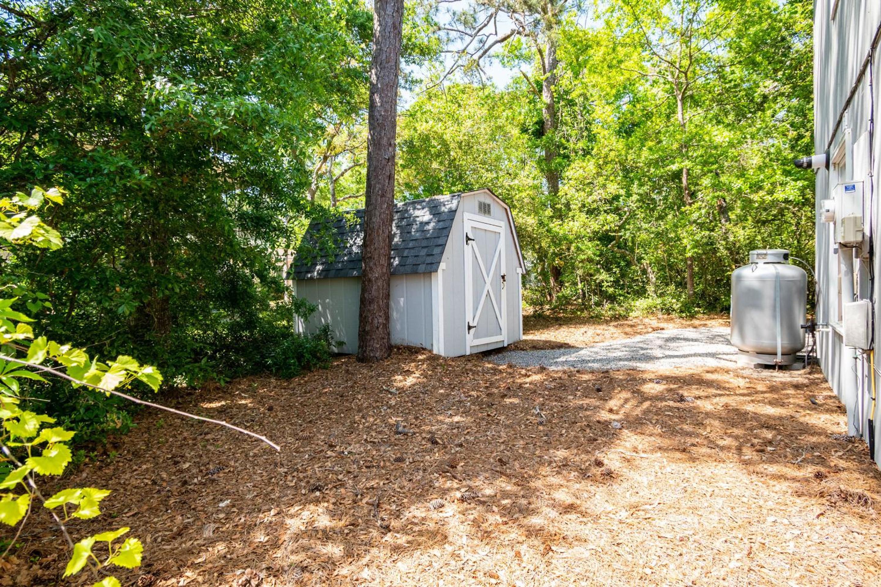 Beaching & Griping by Oak Island Accommodations view 5