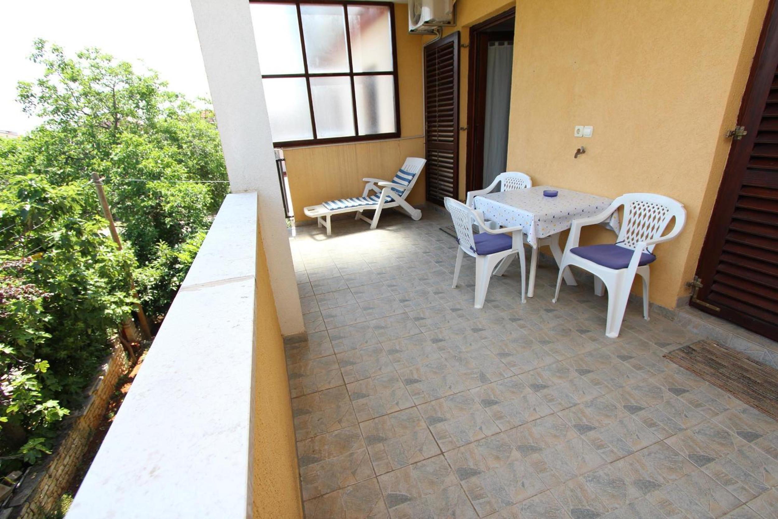 Apartments Lora