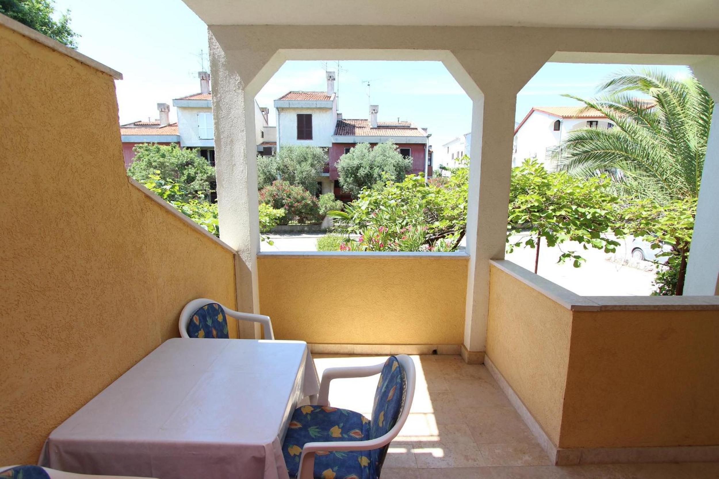Apartments Lora