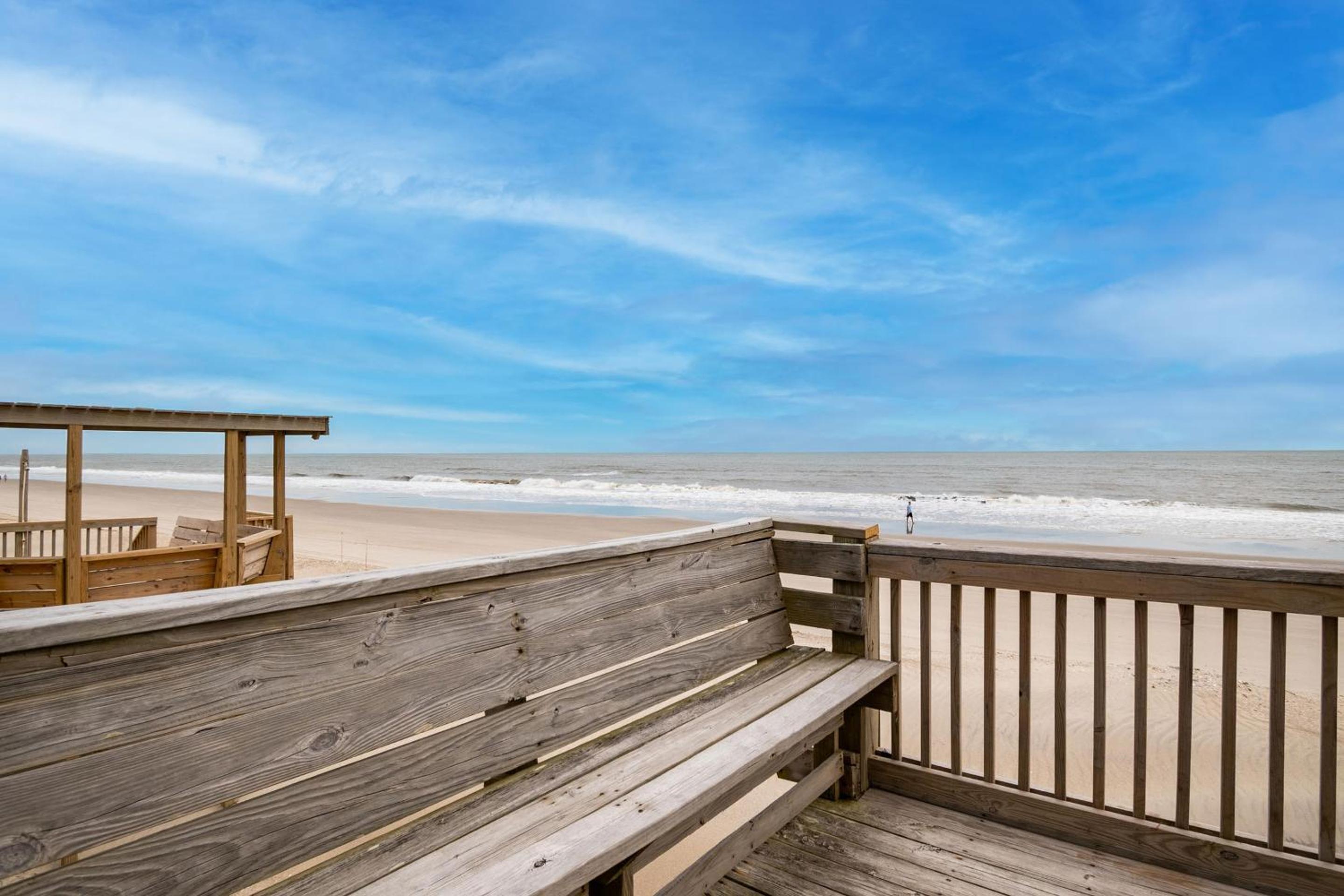 10 Conch Too by Oak Island Accommodations view 5