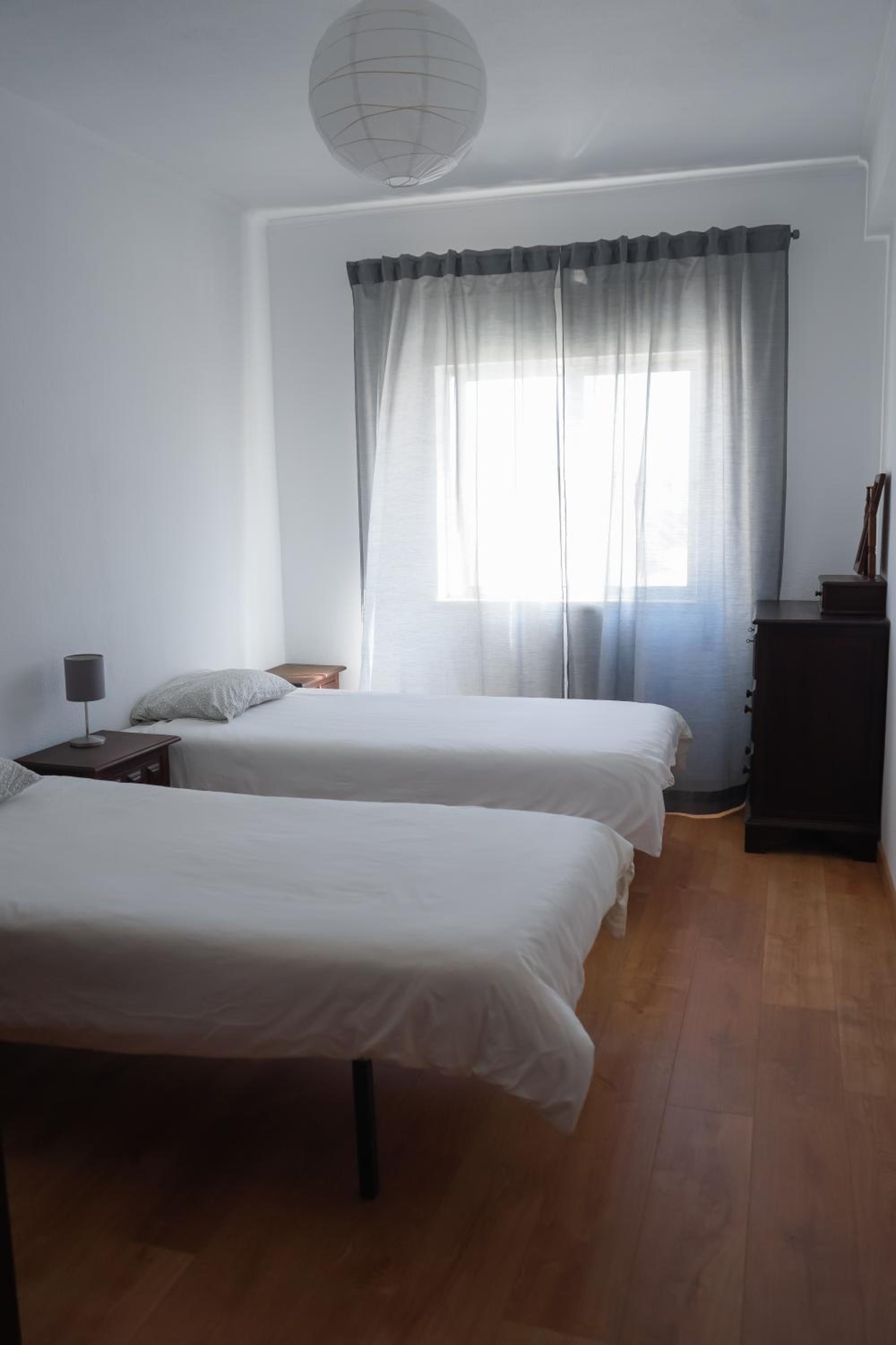 Gustavo's Place en Sines — hotel room