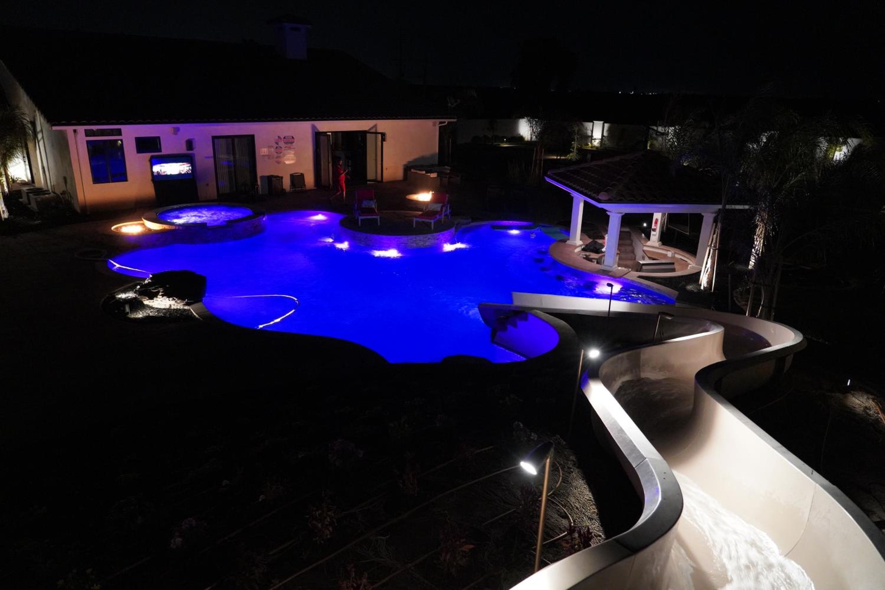 4BR LUXURY ENTERTAINMENT OASIS view 5