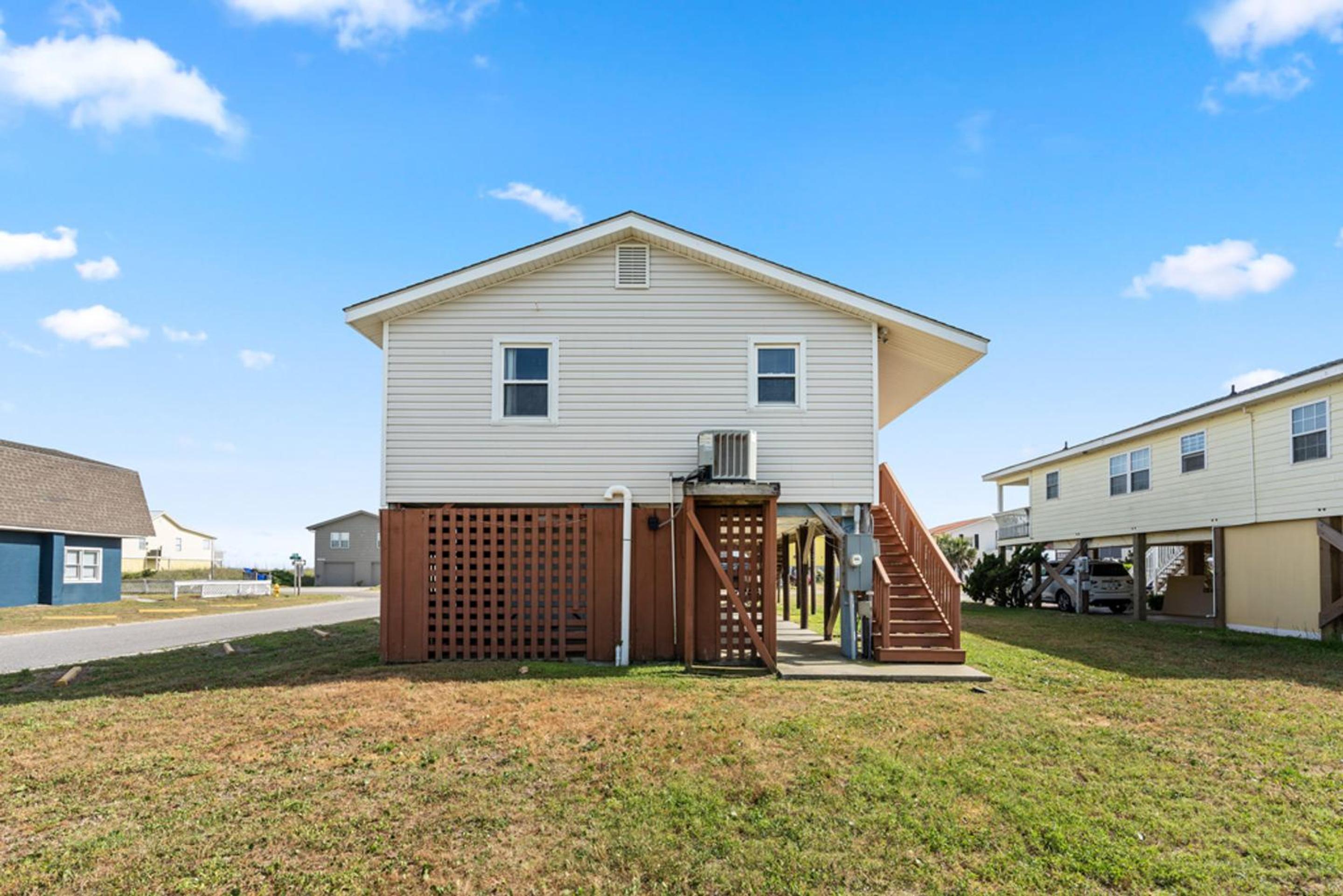 A Beach Music Paradise by Oak Island Accommodations view 5