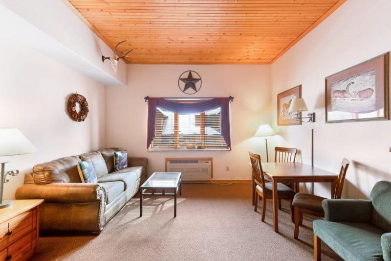Studio Colorado Vacation Rental Located Near River Run Village With Hot Tub And Pool Access view 2
