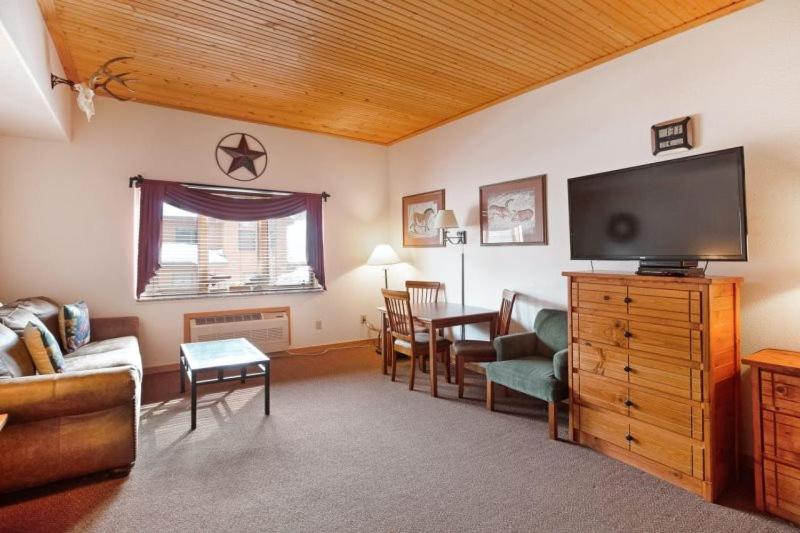 Studio Colorado Vacation Rental Located Near River Run Village With Hot Tub And Pool Access view 4