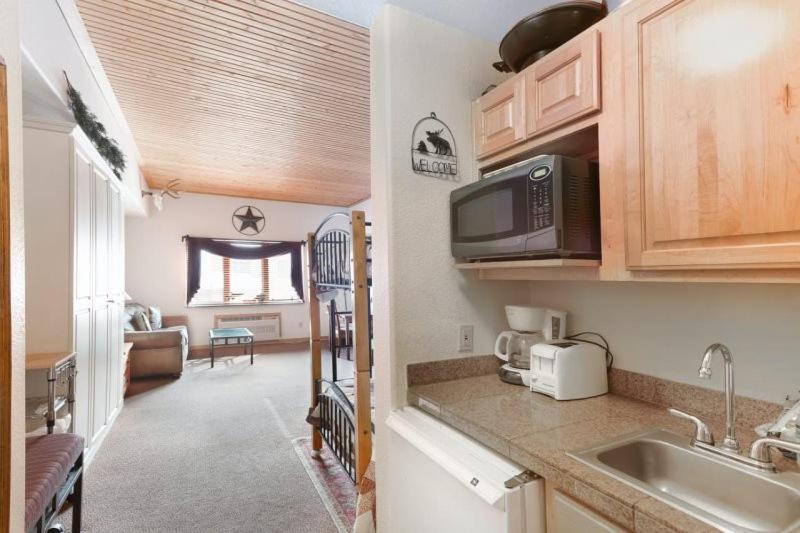Studio Colorado Vacation Rental Located Near River Run Village With Hot Tub And Pool Access view 5