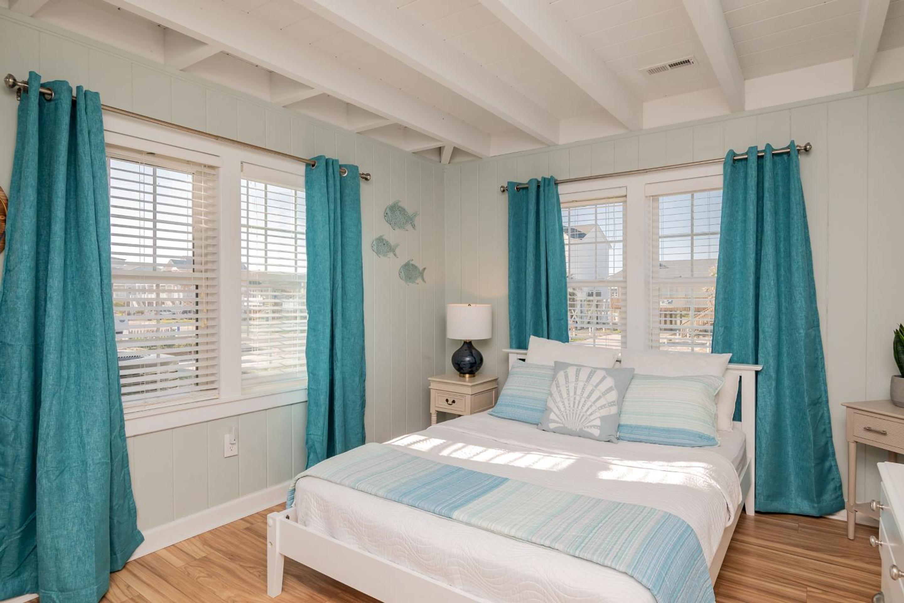 A Little Nauti by Oak Island Accommodations view 4