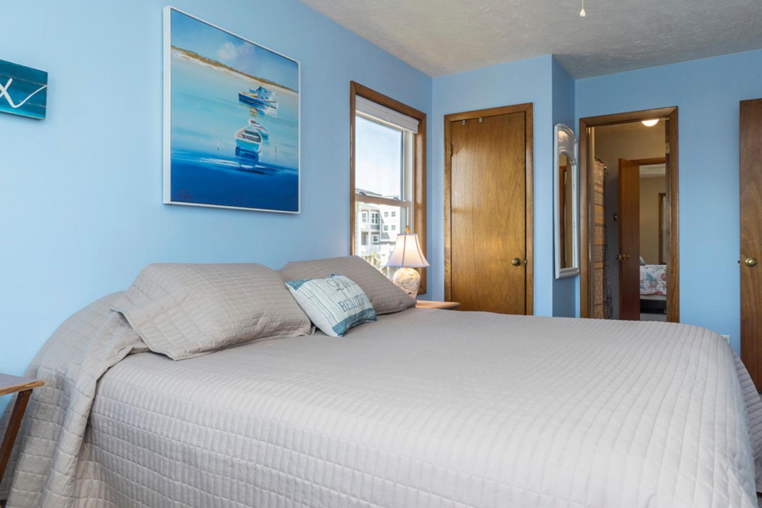 Out of the Blue by Oak Island Accommodations view 3
