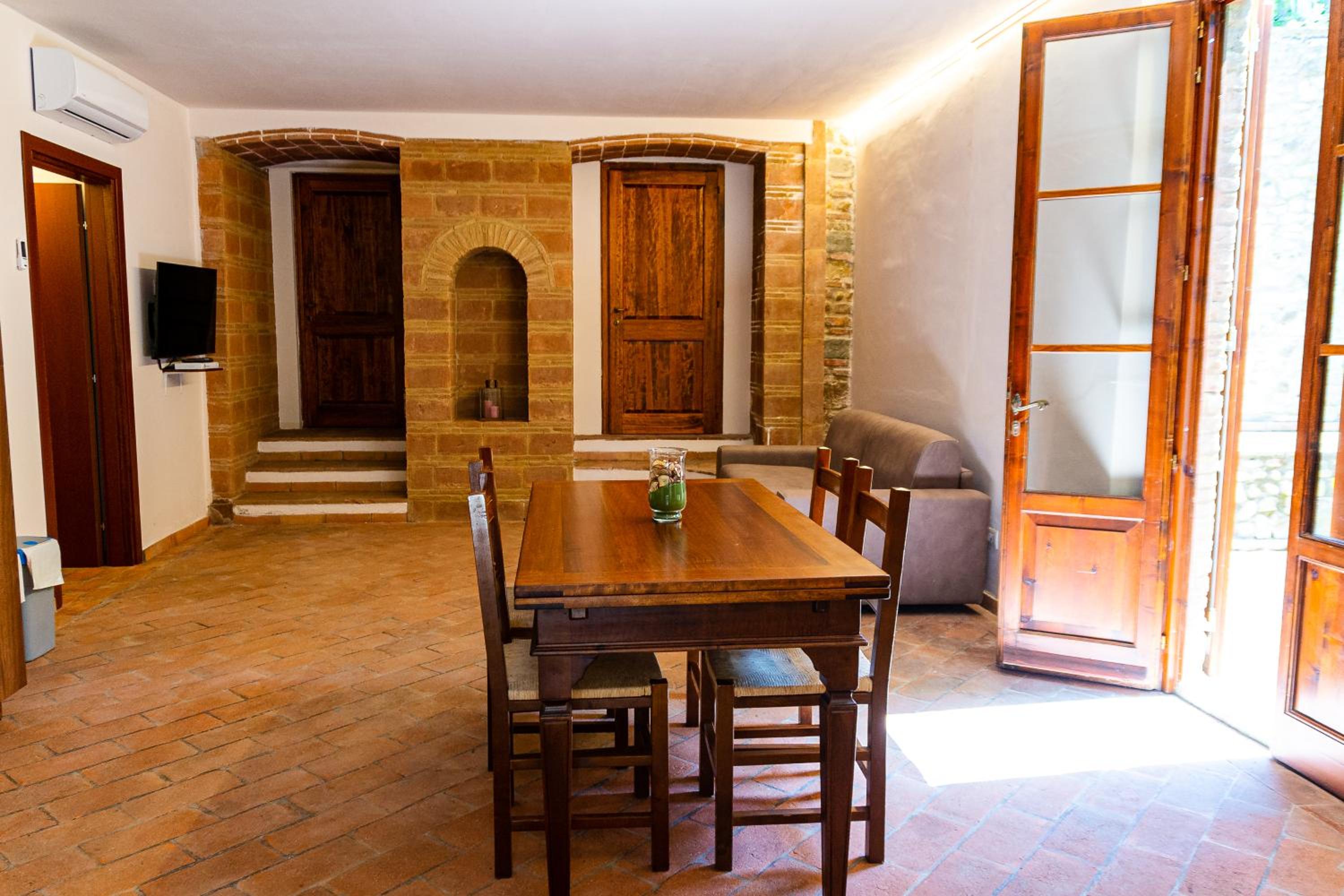 Podere Mezzastrada - Place of Charme