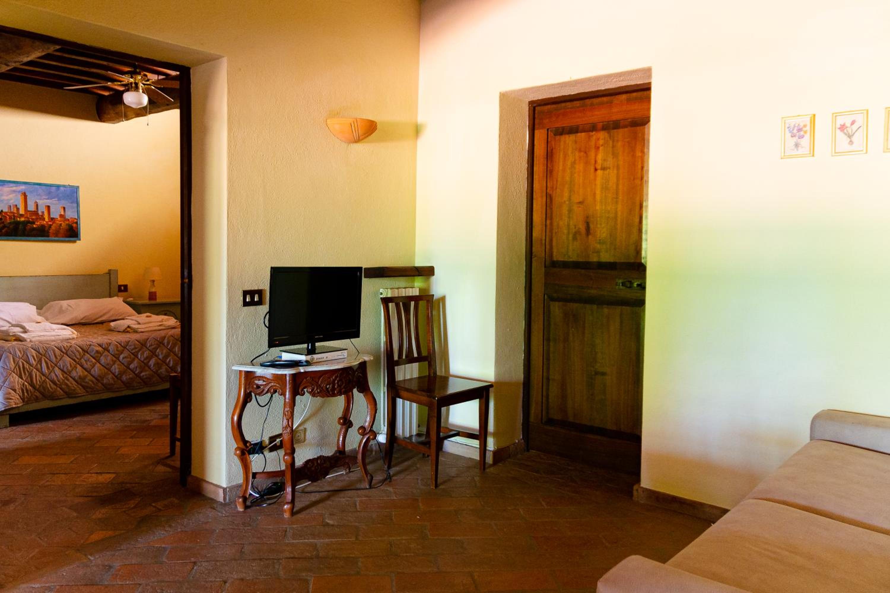 Podere Mezzastrada - Place of Charme