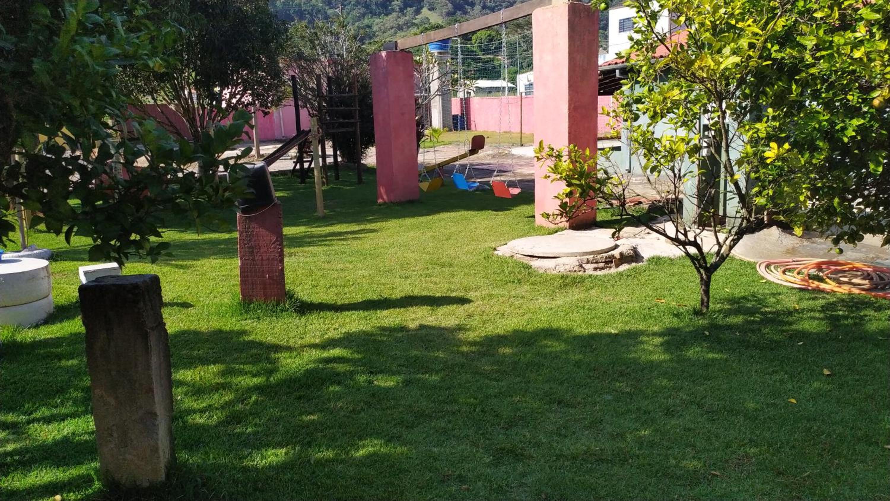 Chácara com piscina área de lazer completa estilo rústico em Socorro