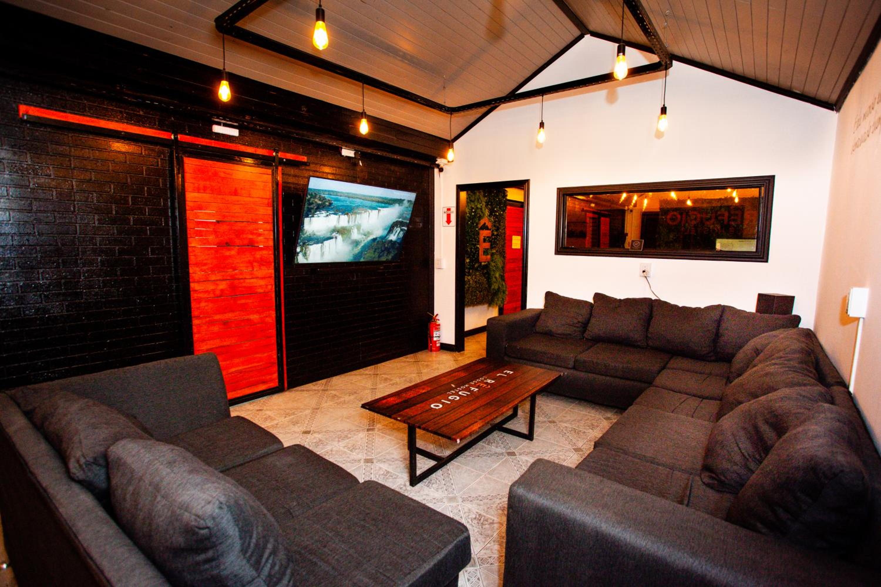 El Refugio Lodge Hostel