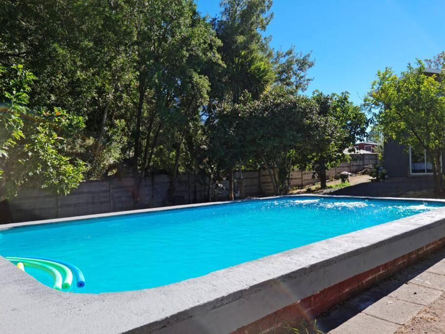 Agradable casa con Tina de agua Caliente y Piscina