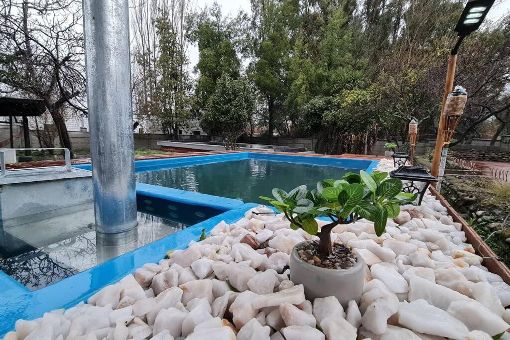 Agradable casa con Tina de agua Caliente y Piscina