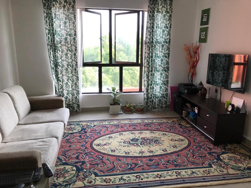 Roomstay in Putrajaya (Female only/Queen bed) photo 2