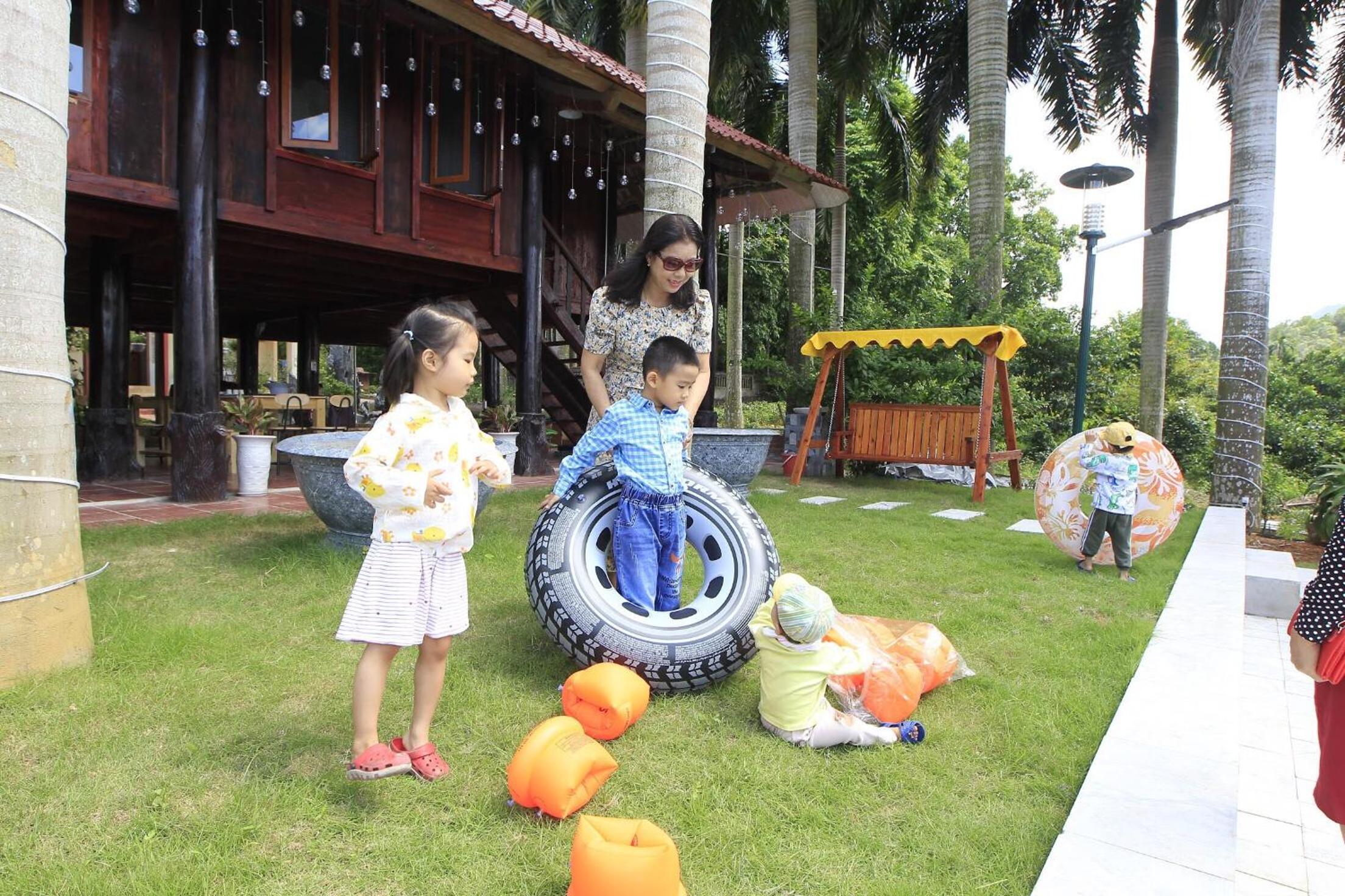Royal Palm Garden Sóc Sơn - Venue Travel