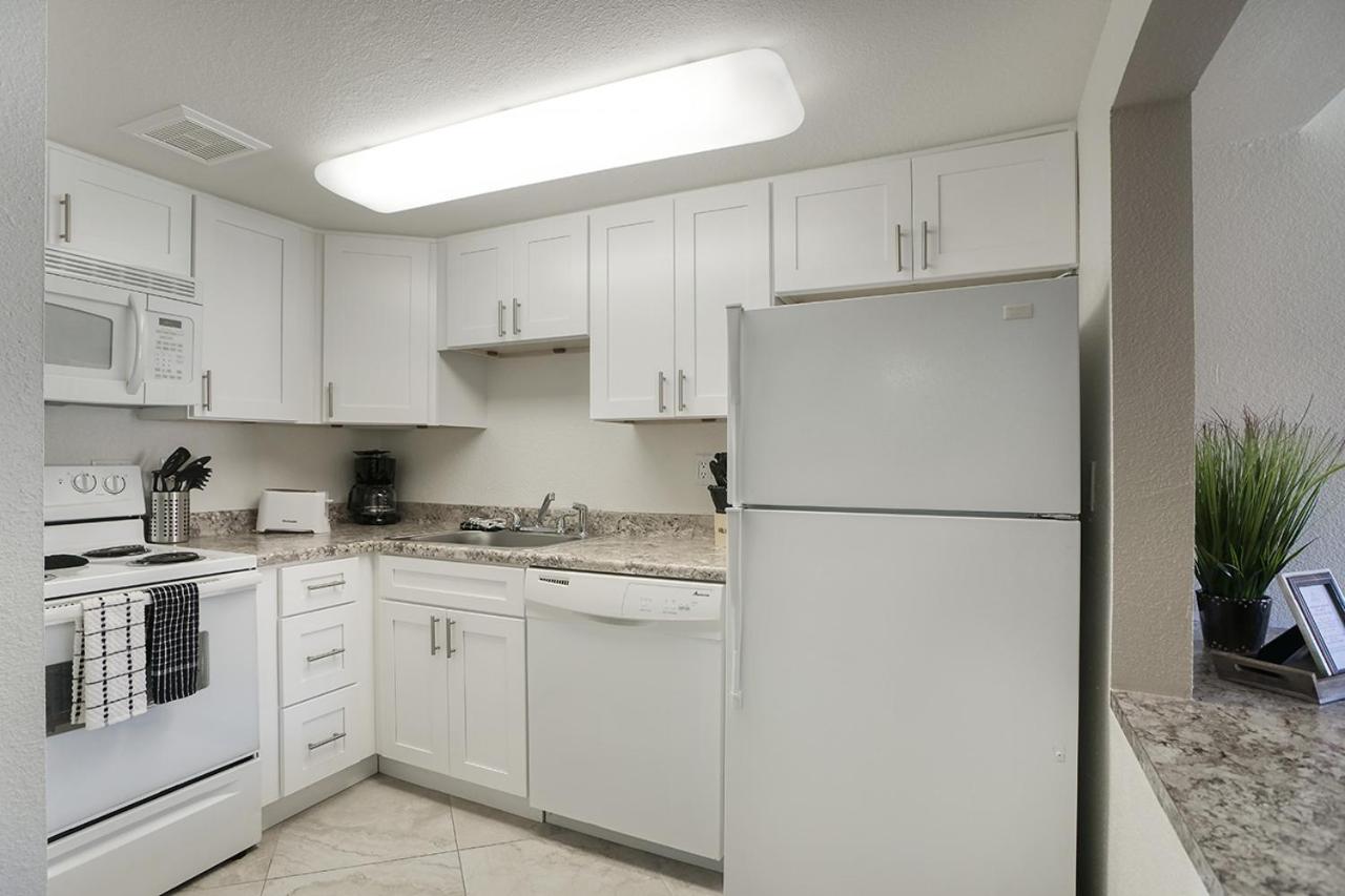 244 Fully Furnished 1BR Suite-Pet Friendly view 4