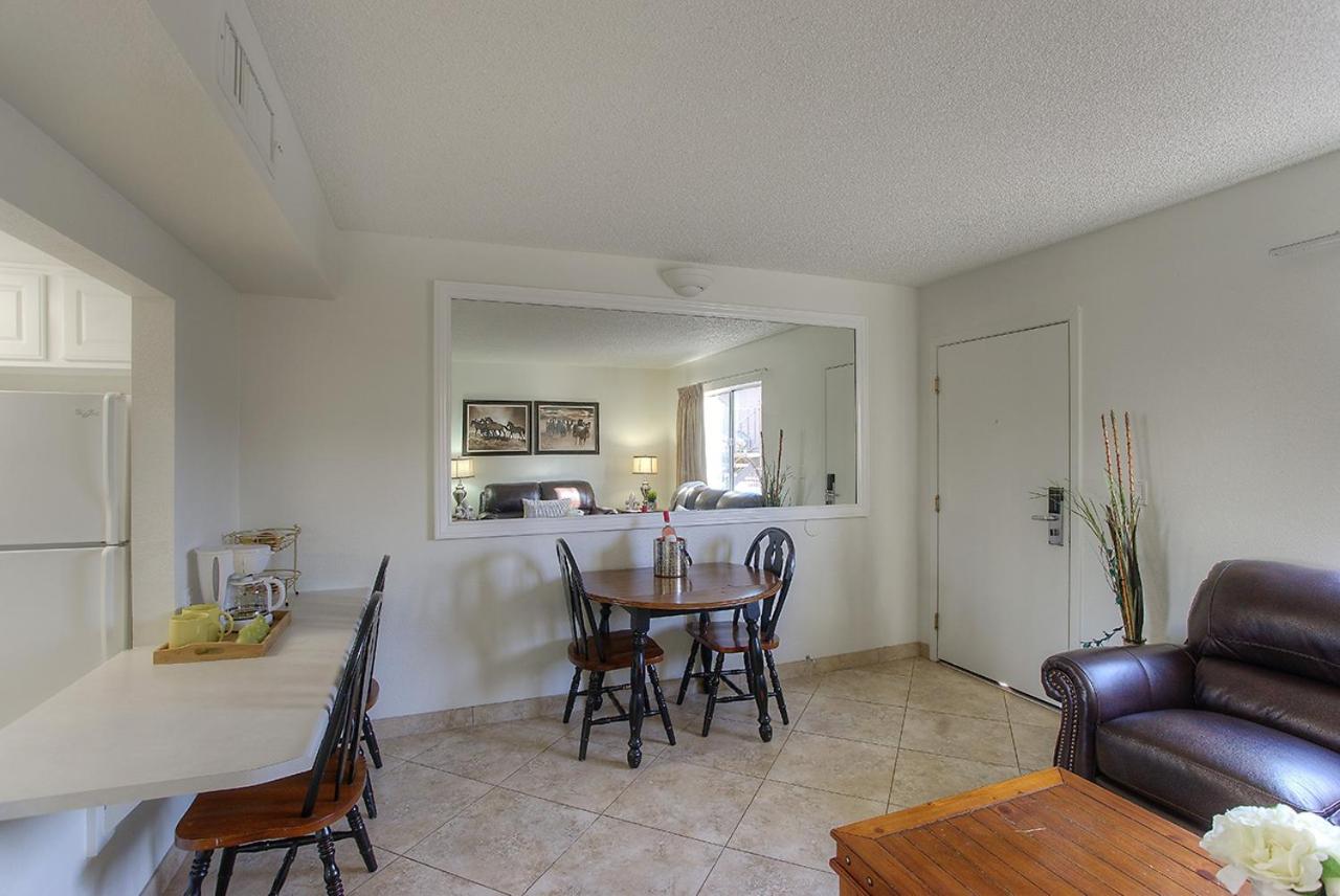 244 Fully Furnished 1BR Suite-Pet Friendly view 5