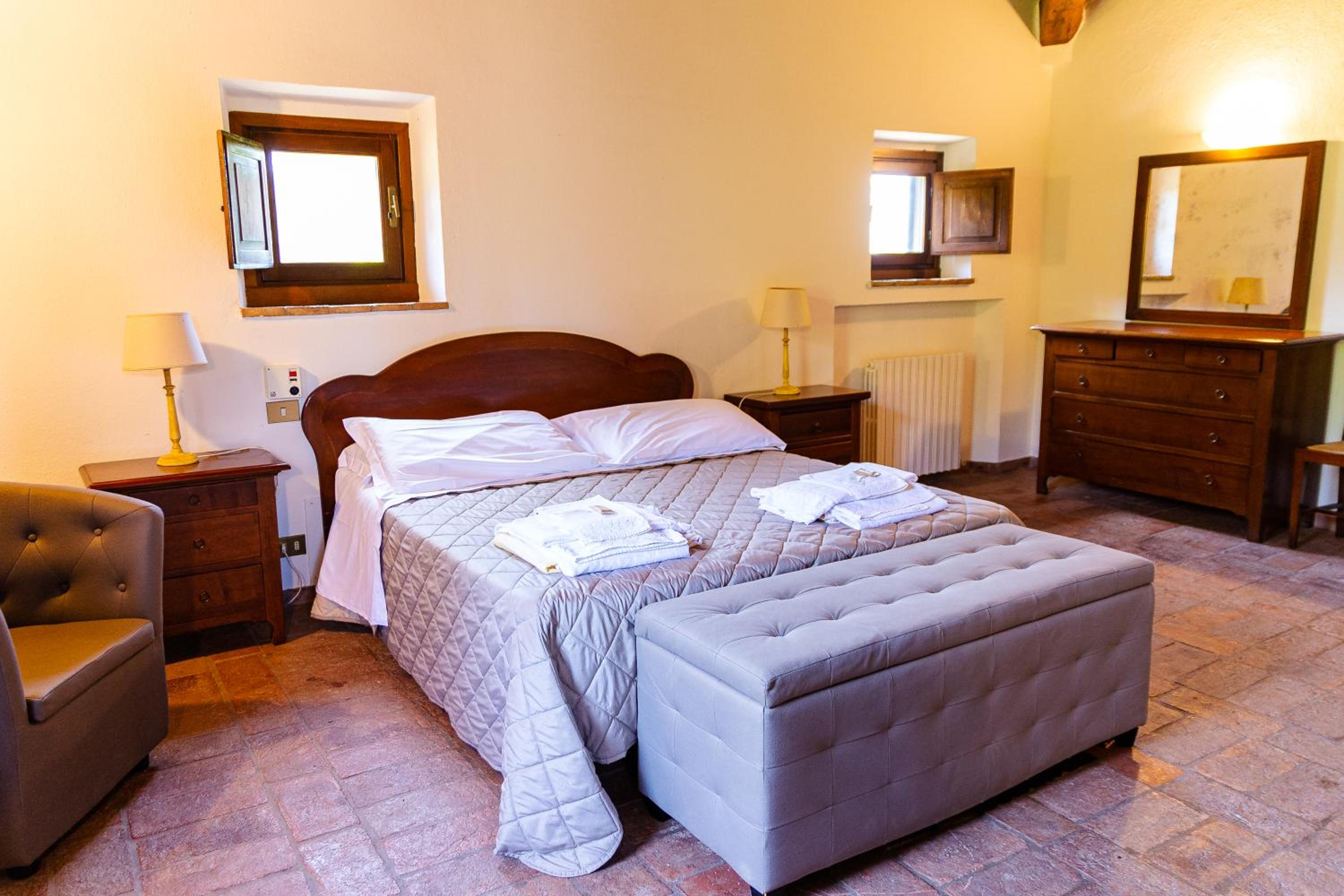 Podere Mezzastrada - Place of Charme