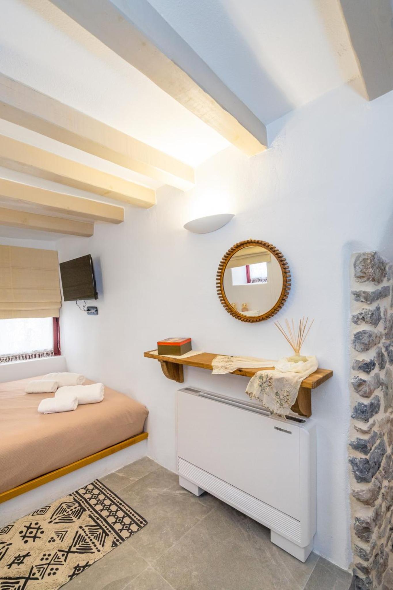 Charming Traditional Cretan Villa "Alisavaki" view 2