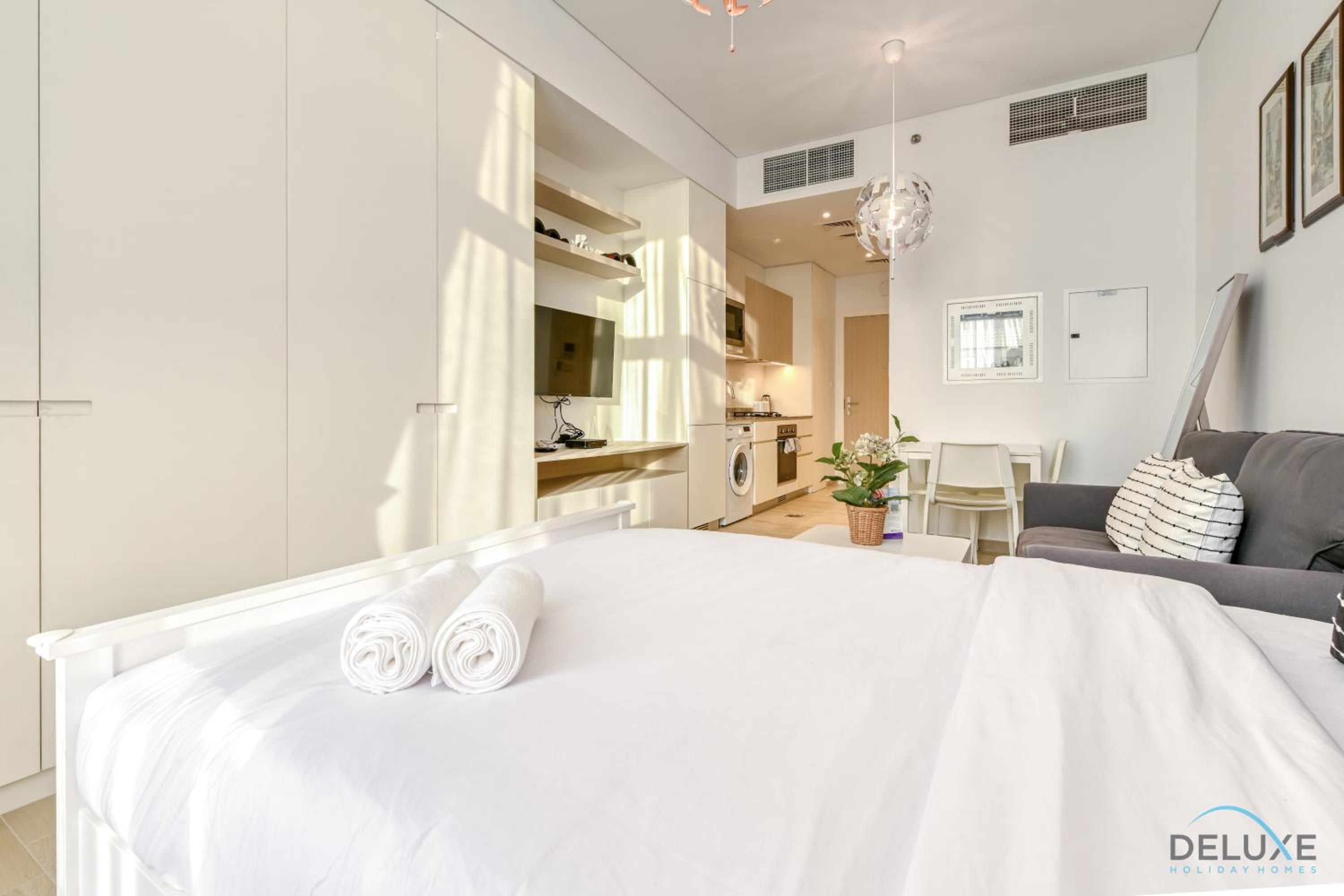 Cheerful Studio at Belgravia Tower JVC by Deluxe Holiday homes