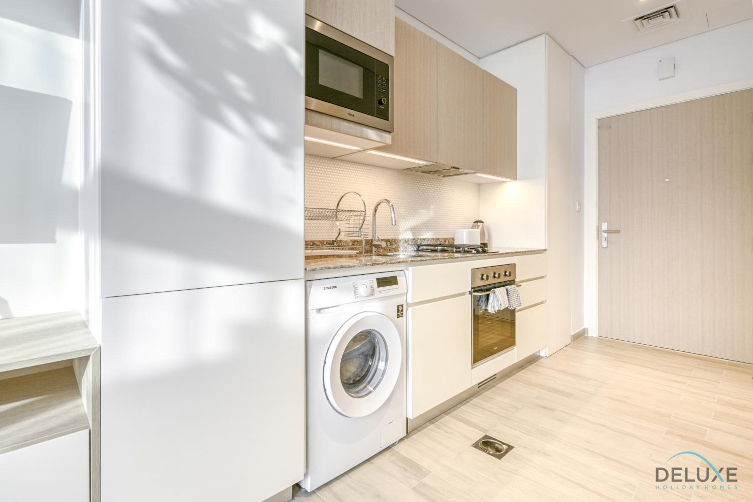 Cheerful Studio at Belgravia Tower JVC by Deluxe Holiday homes
