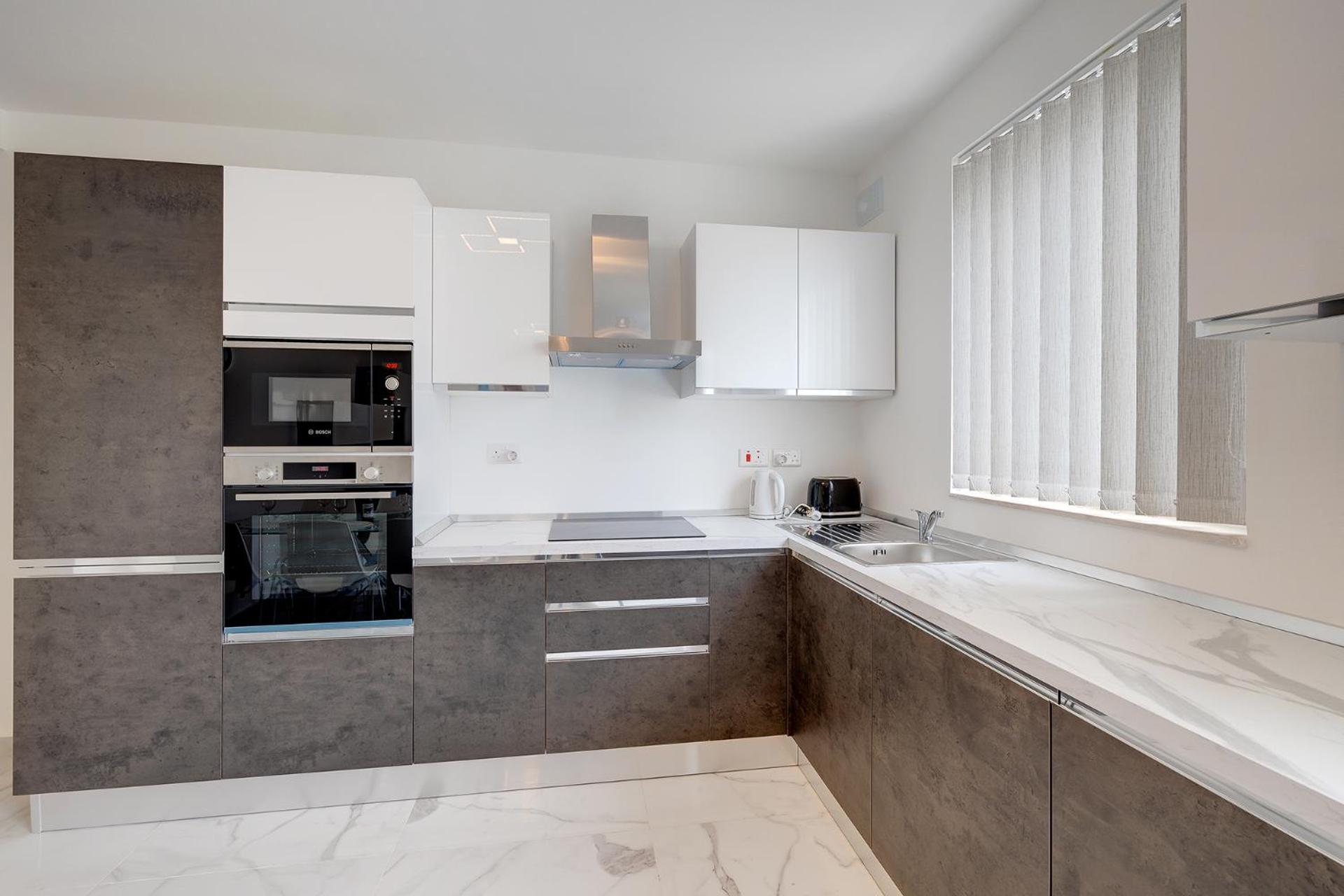 Splendid 2BR Apartment in central St Julians photo 2