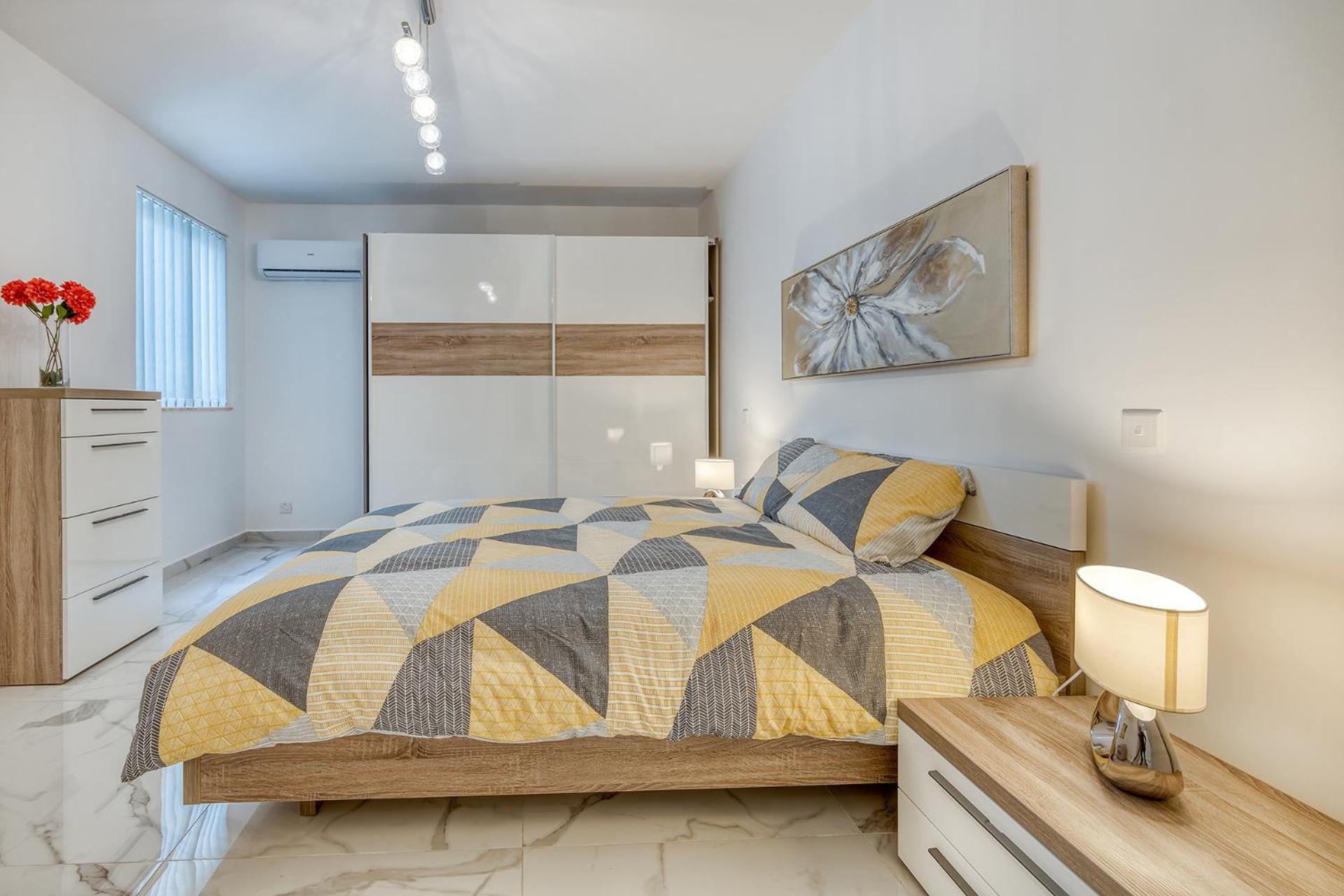 Splendid 2BR Apartment in central St Julians photo 5