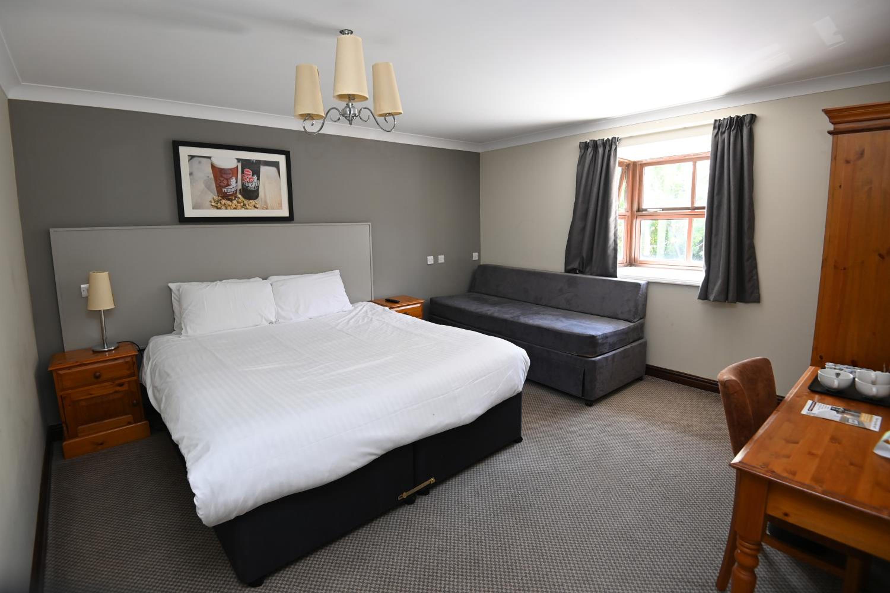 Bridgwater Vacations - Admiral's Table, Bridgwater by Marston's Inns - Property Image 2