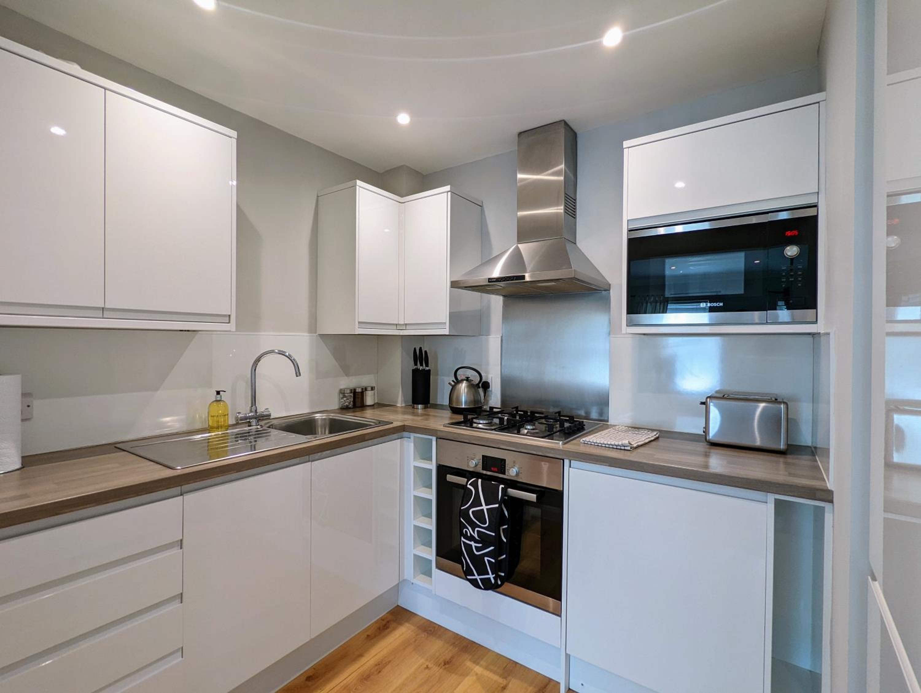 Saffron Court by Wycombe Apartments - Apt 08 view 4