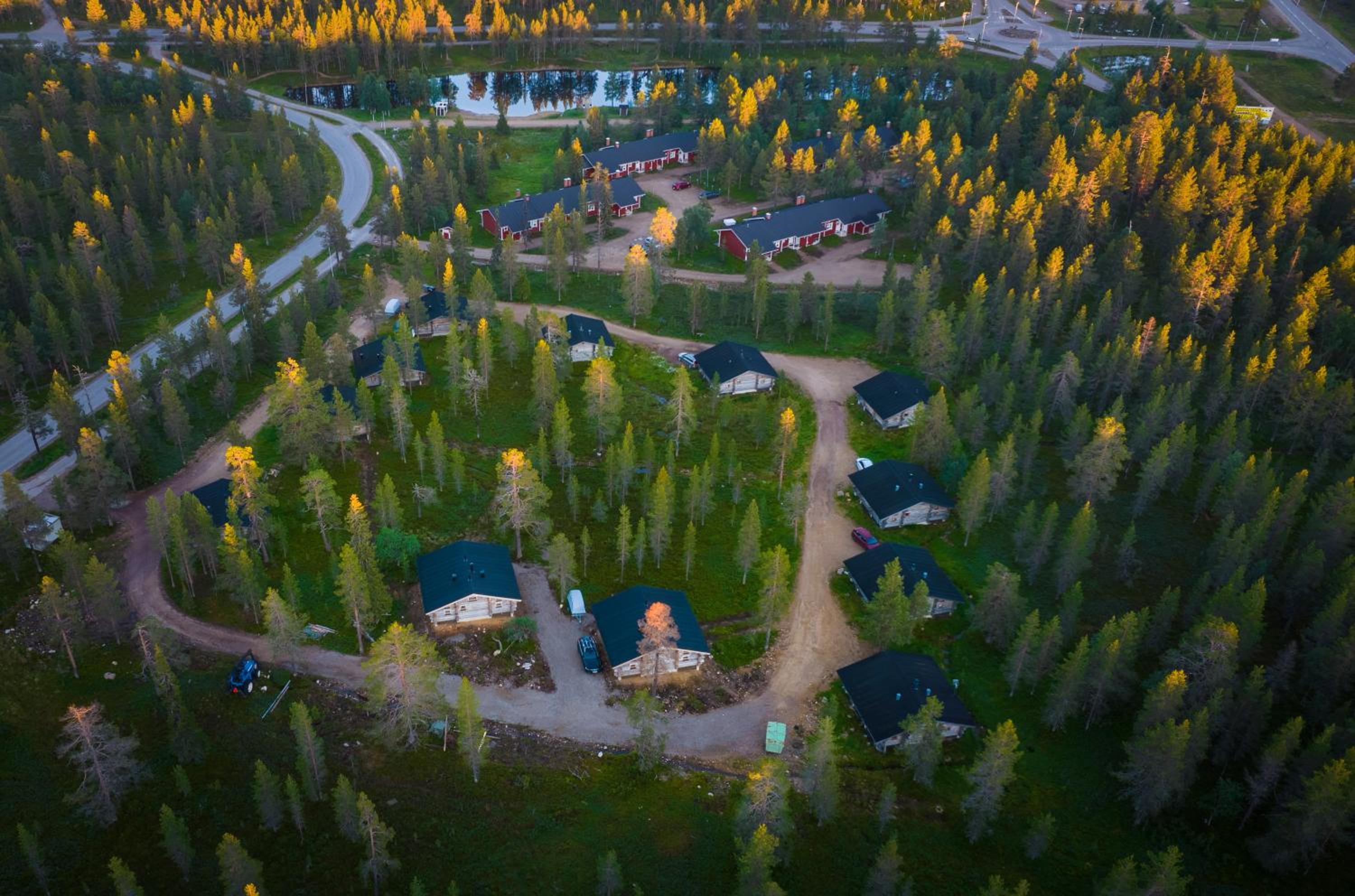 Hotel Arctic Log Cabins - Image 1