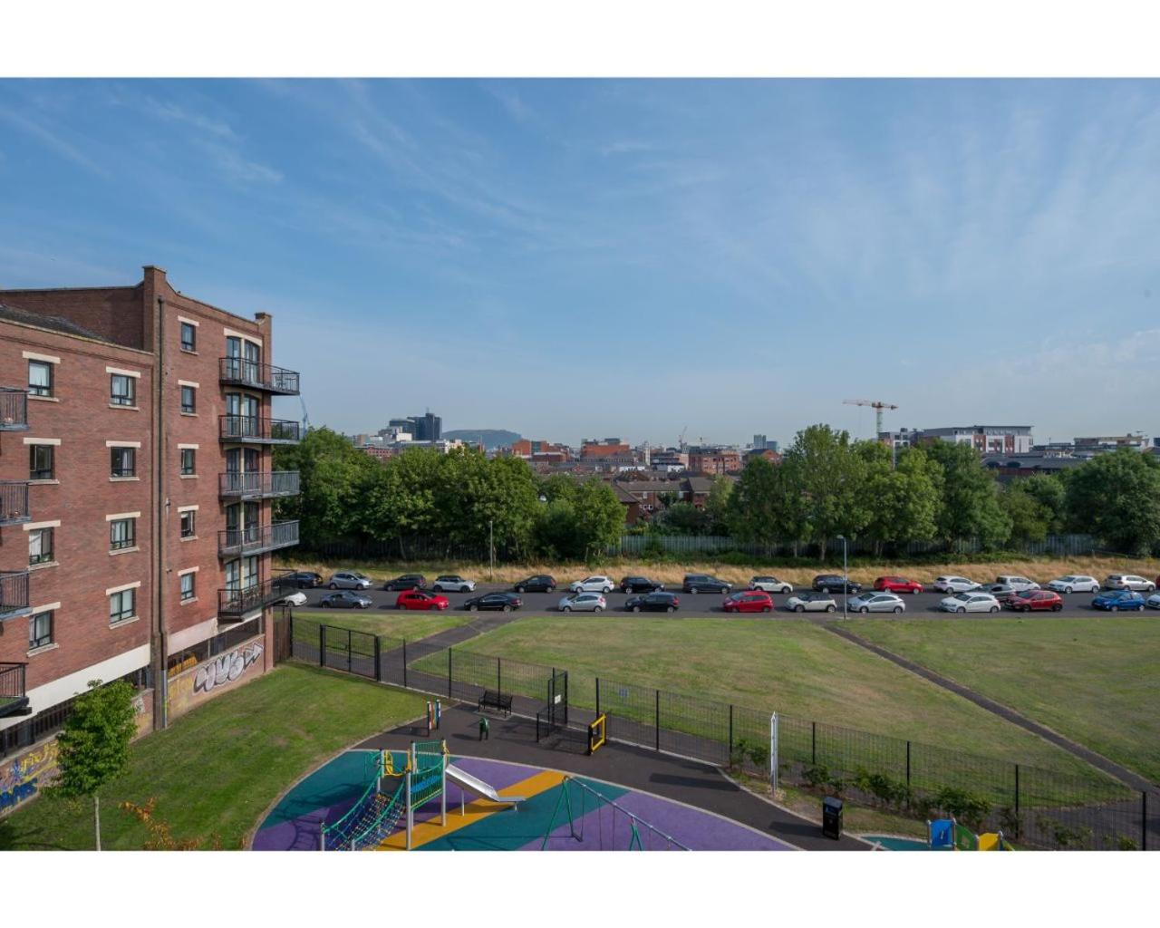 Central Belfast Apartments: Cromwell view 5