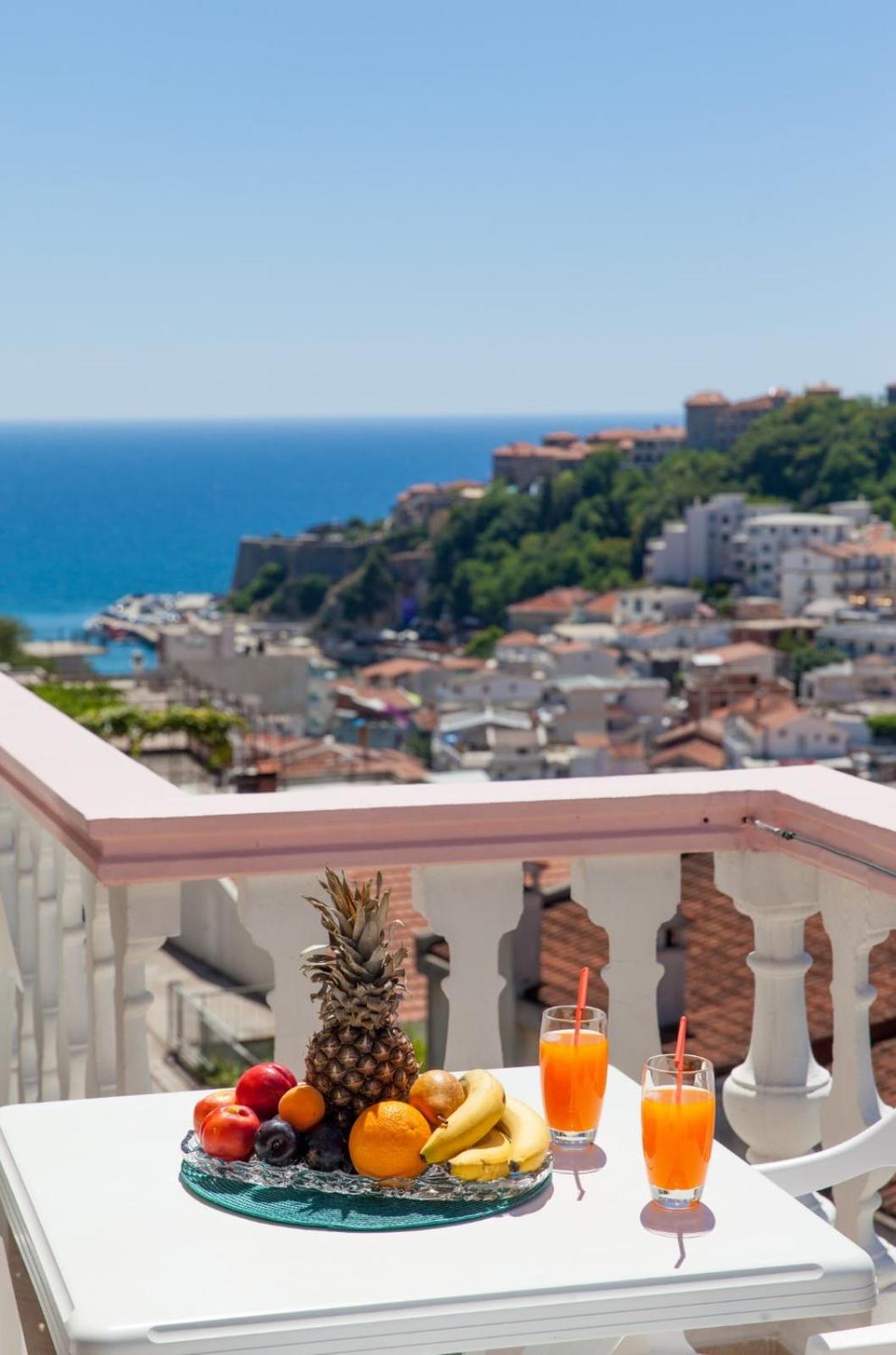 Castello Apartments view 4