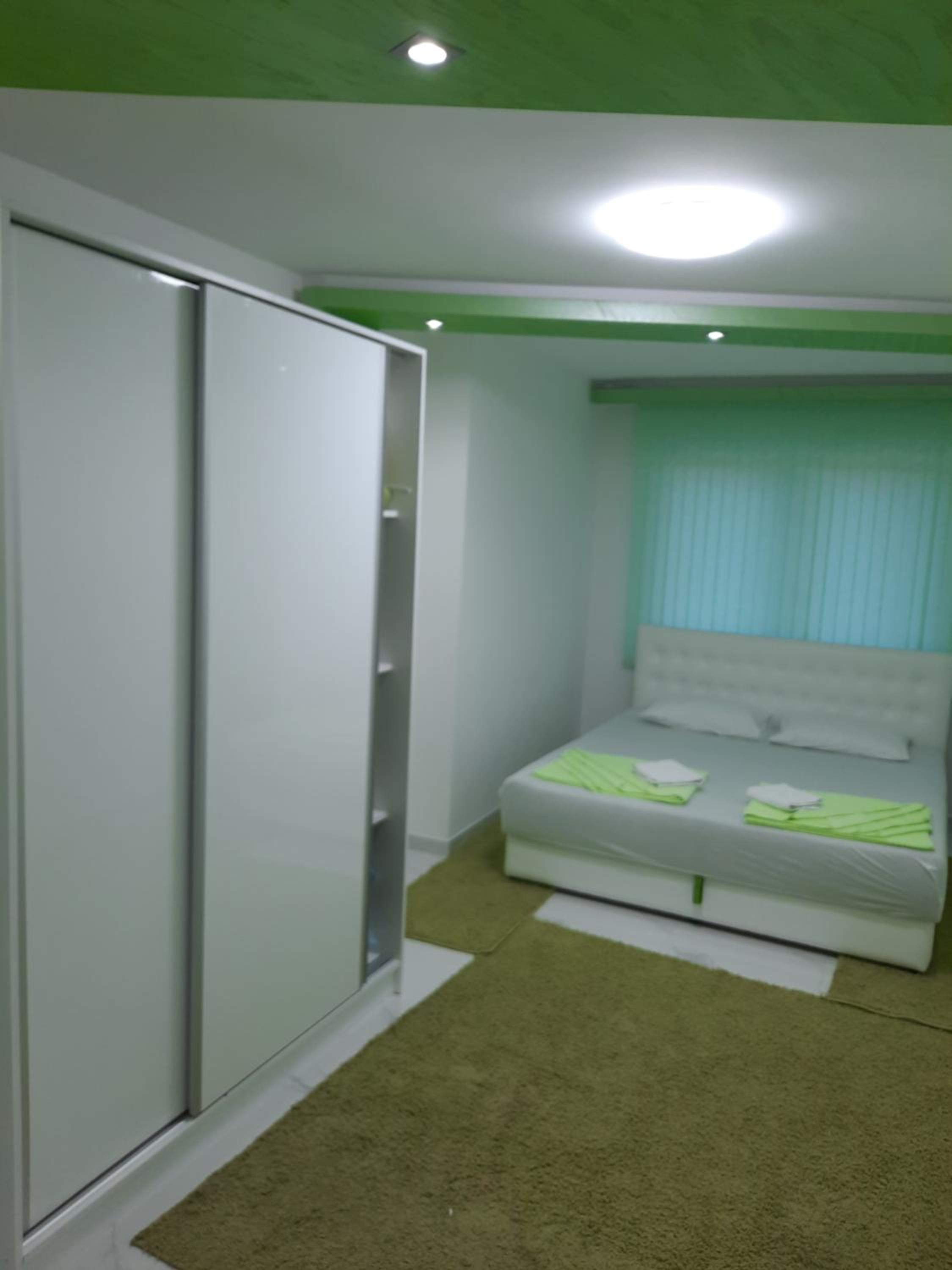 Bovan GREEN LAKE apartments view 3