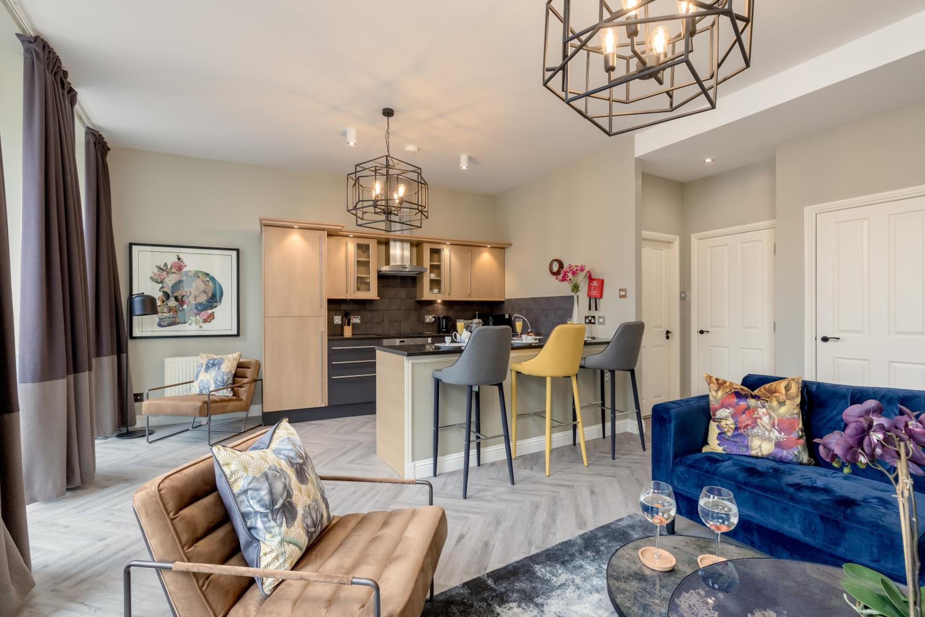 Royal Mile Apartments by Joivy view 3