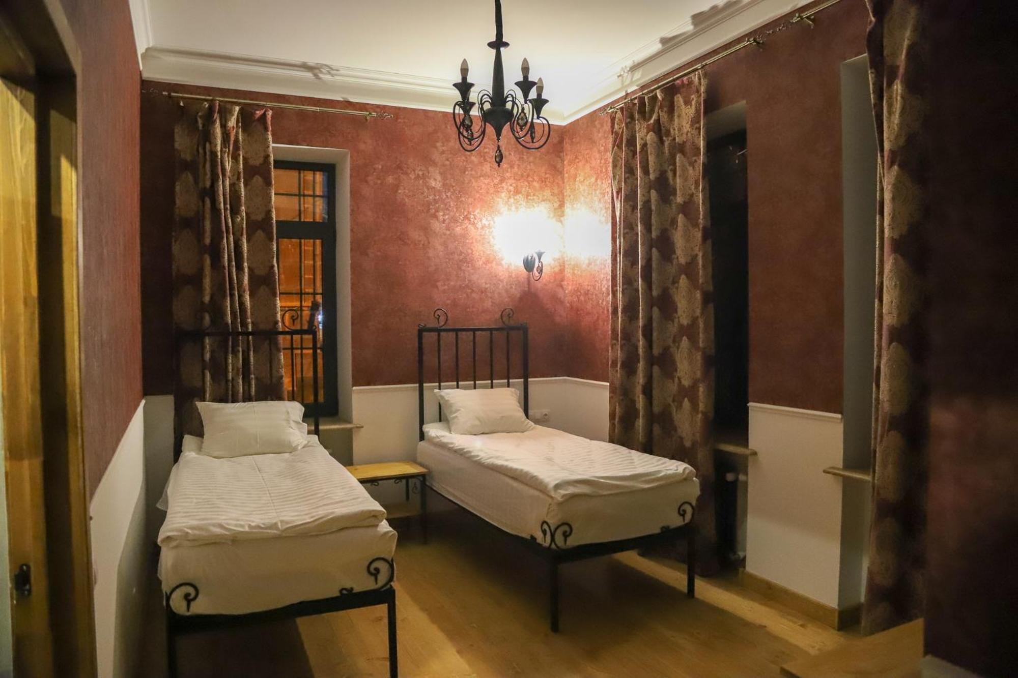 Nur Guest House