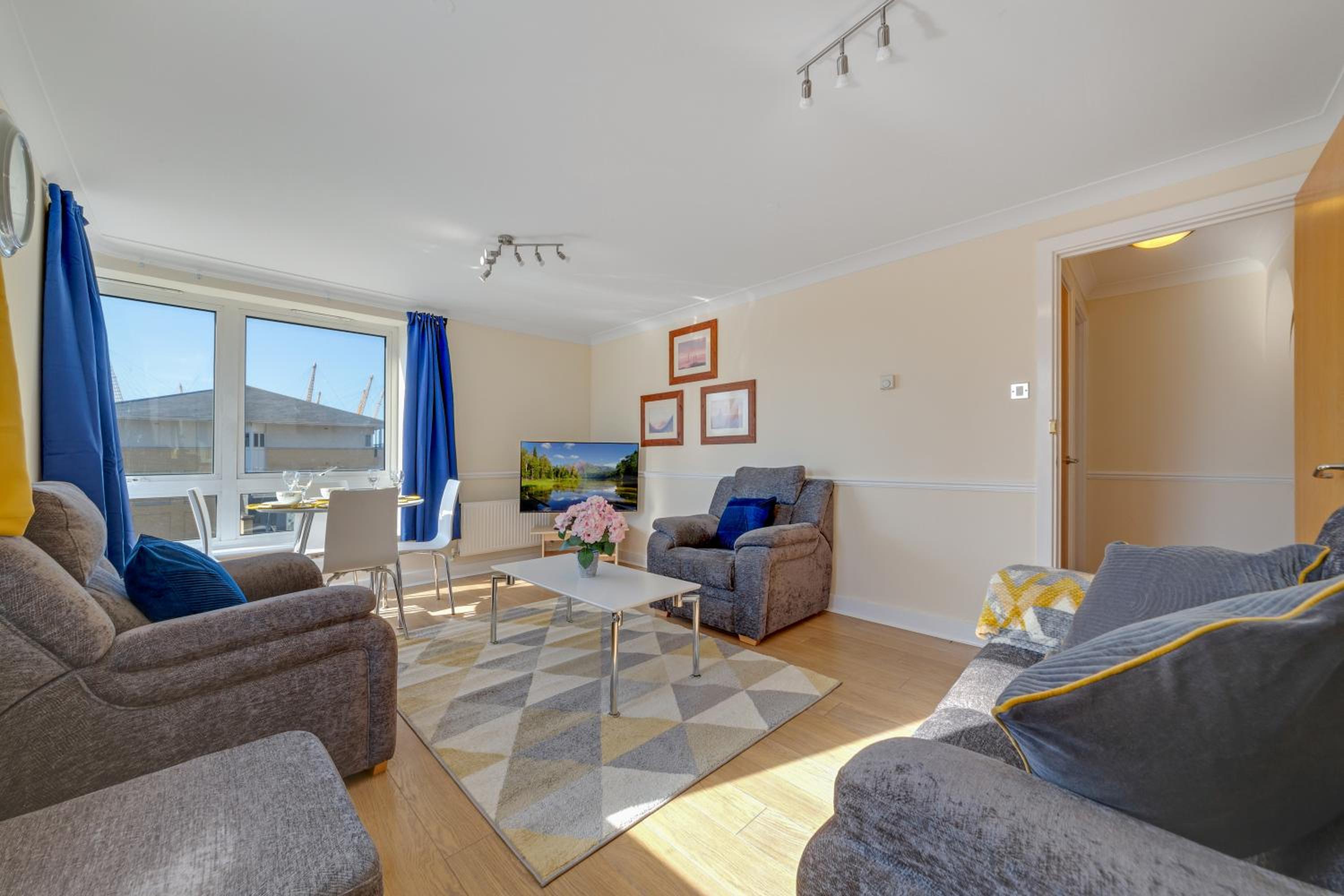Flourish Apartment - Constant Court - Canary Wharf