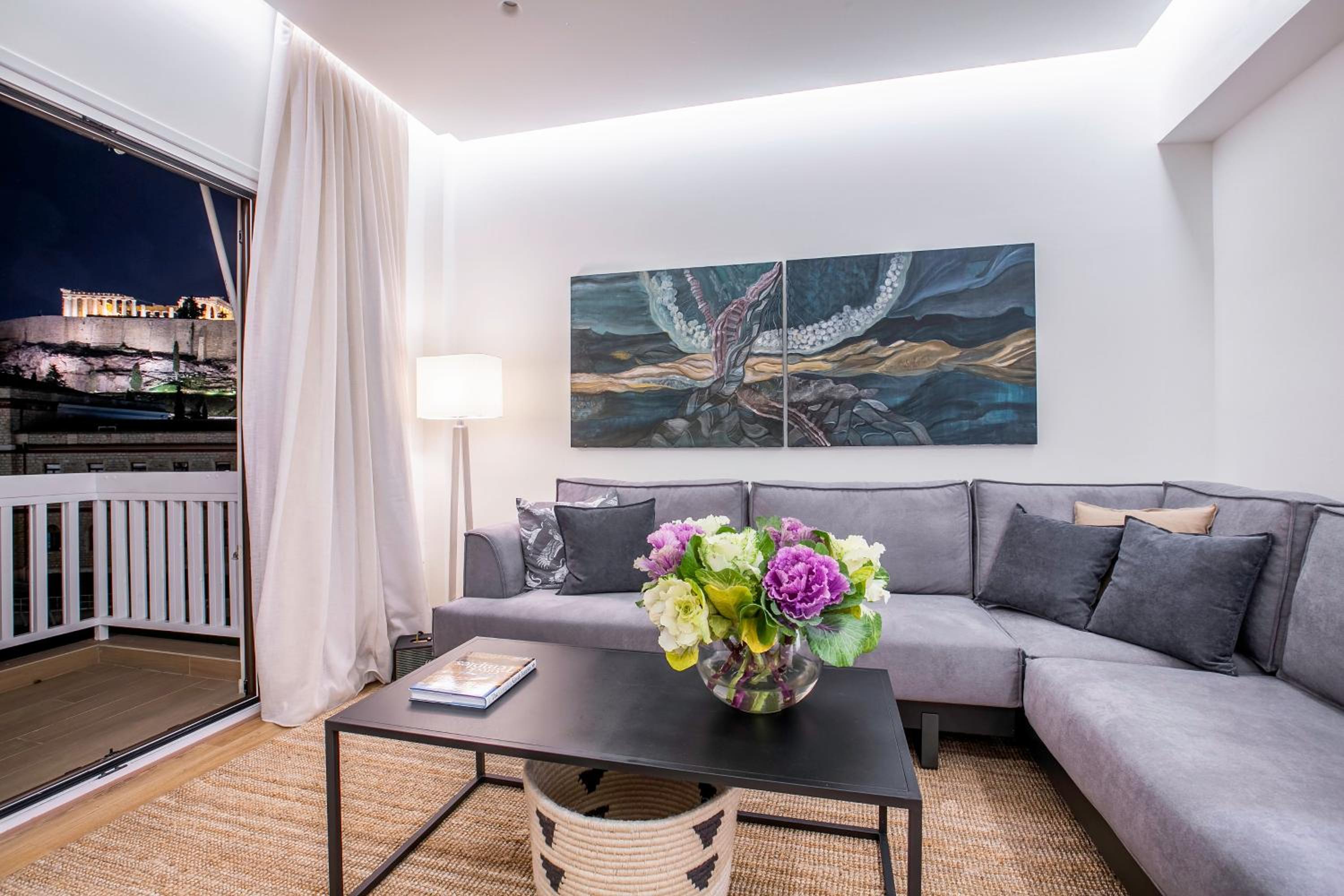 Modern flat in the grounds of Acropolis Monuments -Armonia-